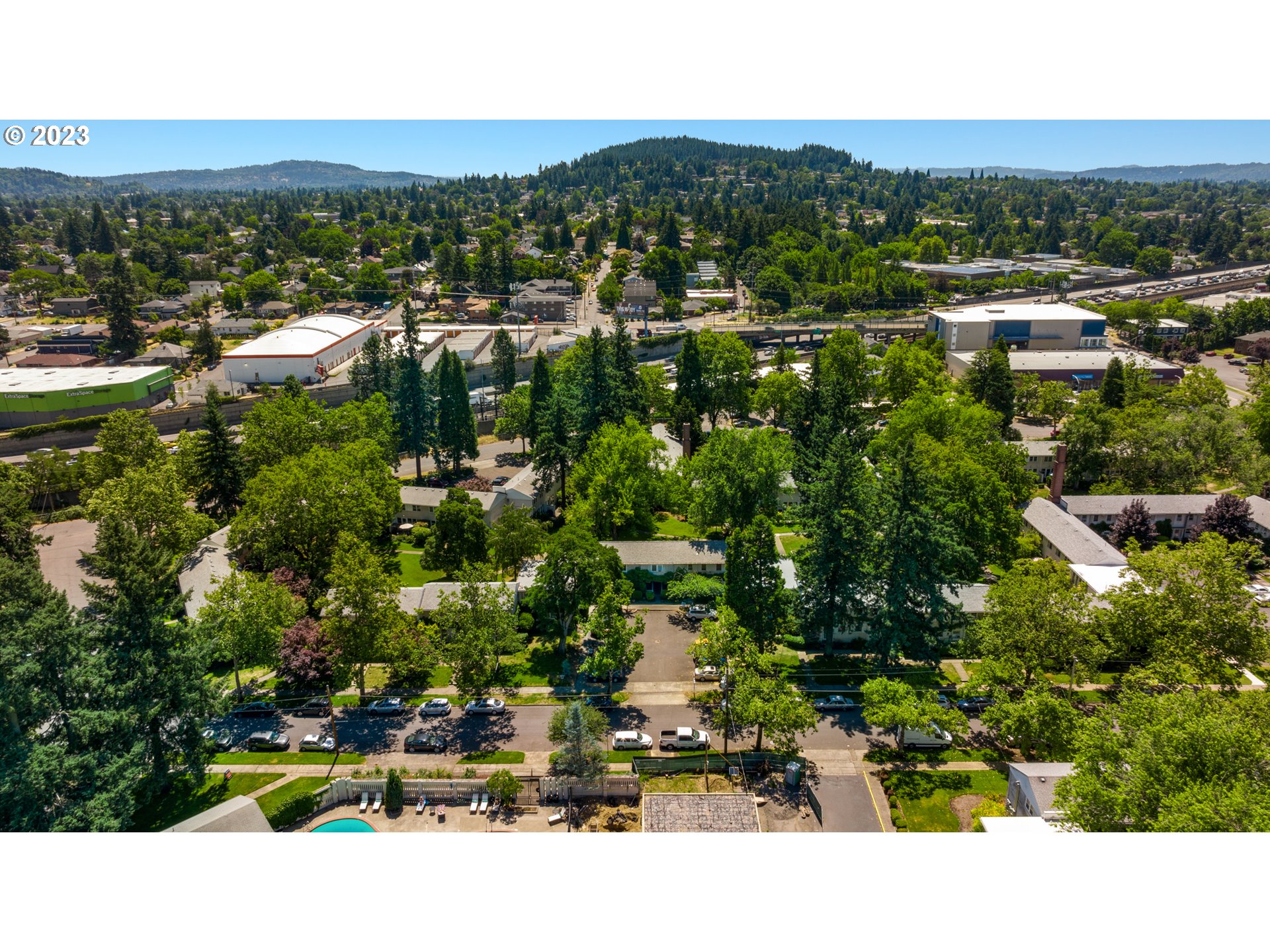 Photo #4: 23596342 Listing 