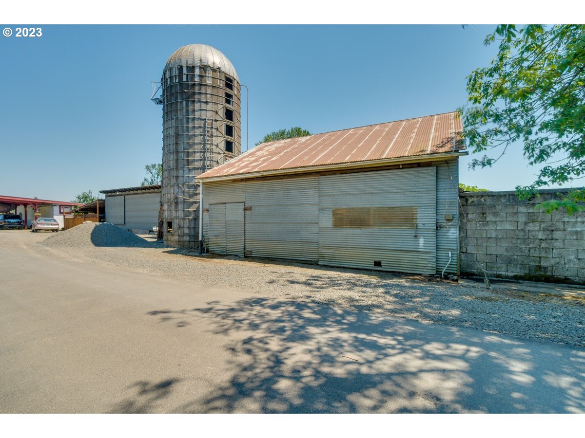 3100 N LONE OAK RD, Mc Minnville, OR, 97128