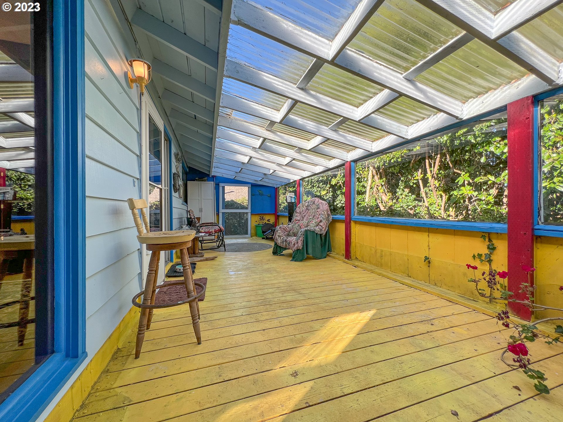 1530 HILLSIDE CT