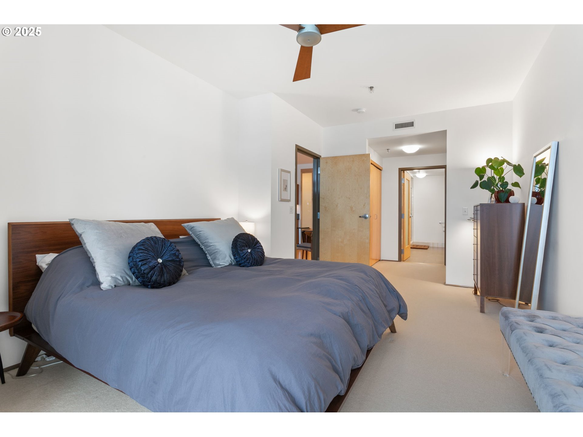 Photo #11: 236032734 Listing: Photo #11