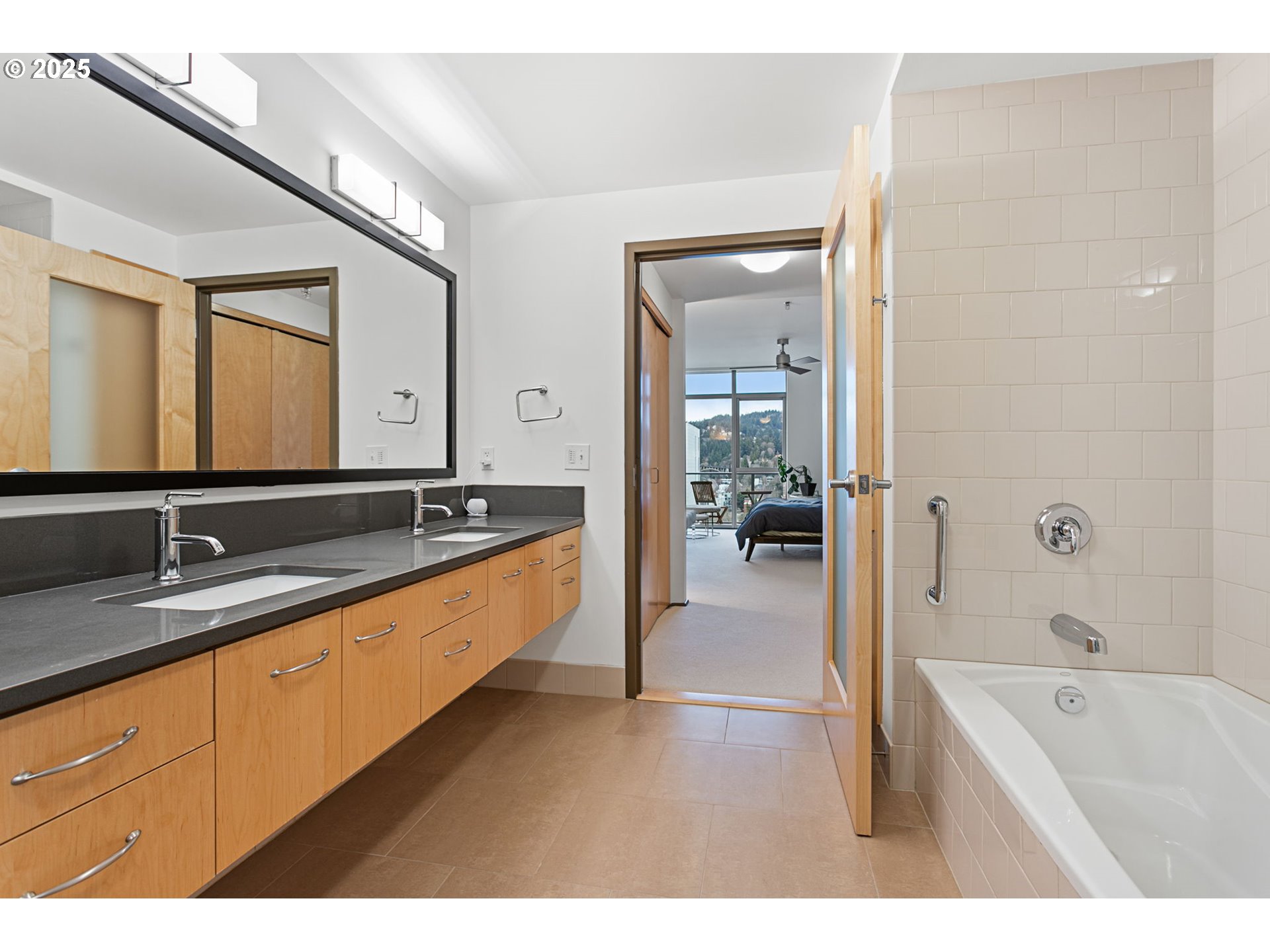 Photo #22: 236032734 Listing: Photo #22