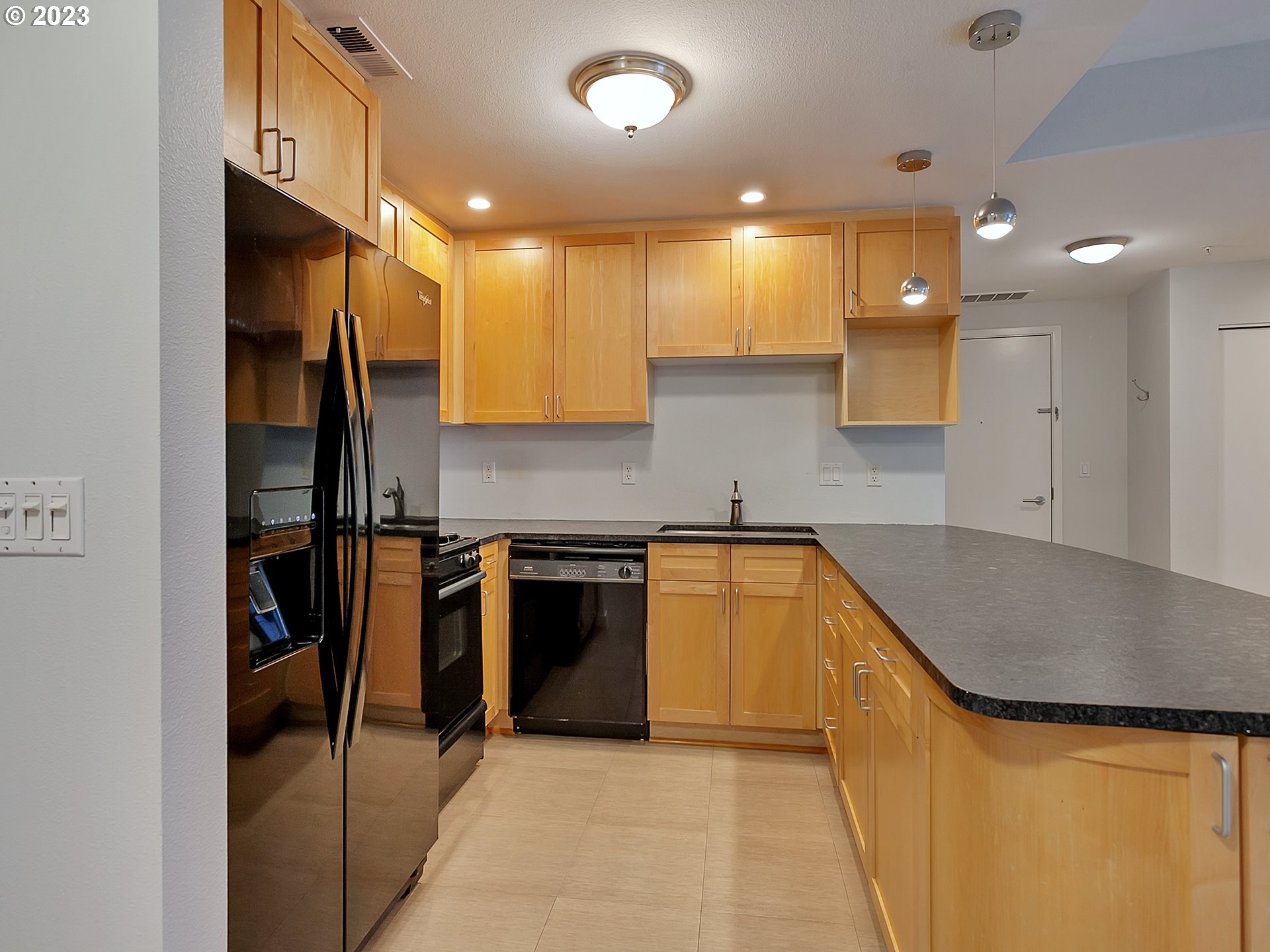 Photo #5: 23605822 Listing 
