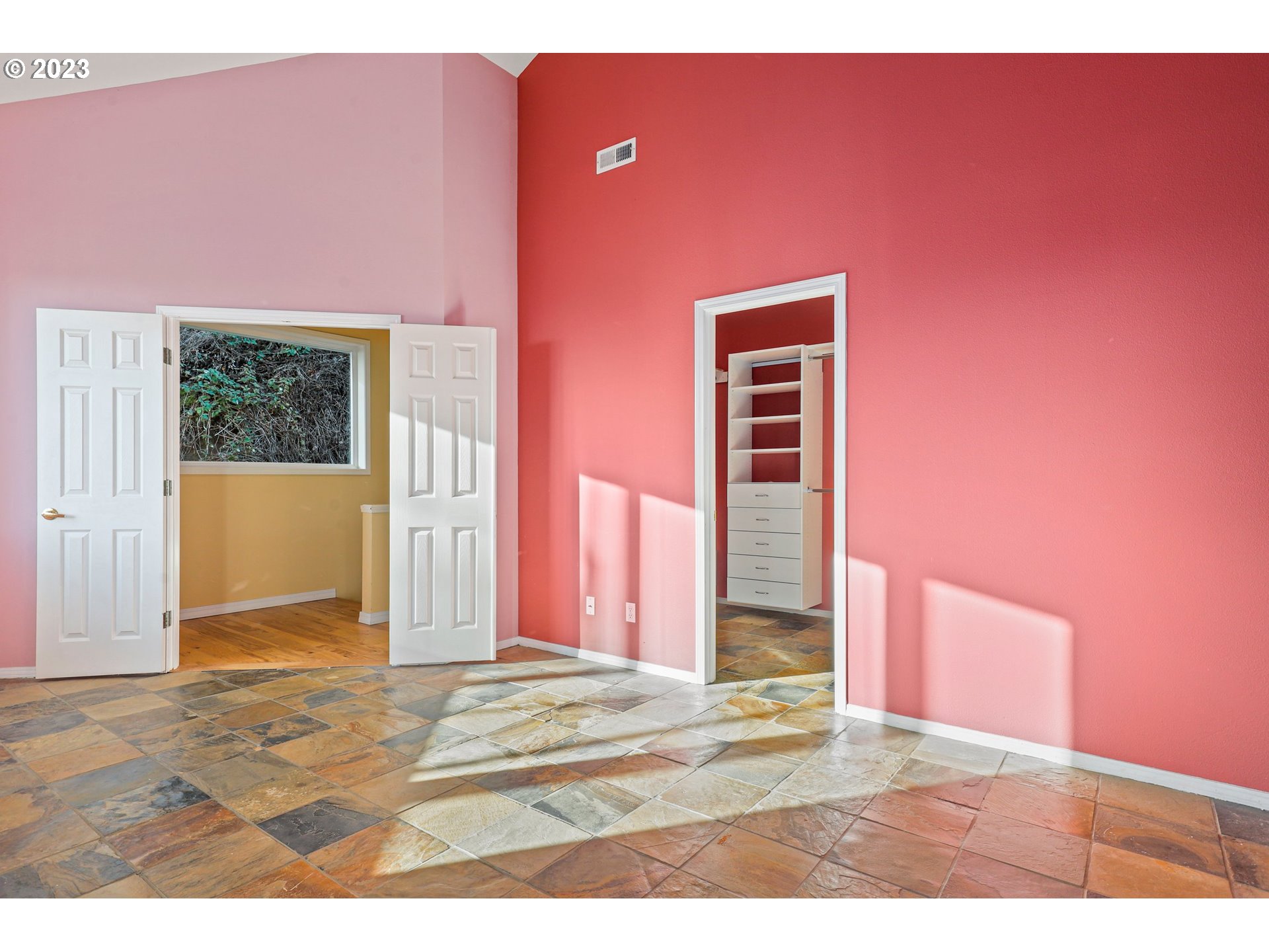 Photo #2: 23606009 Listing 