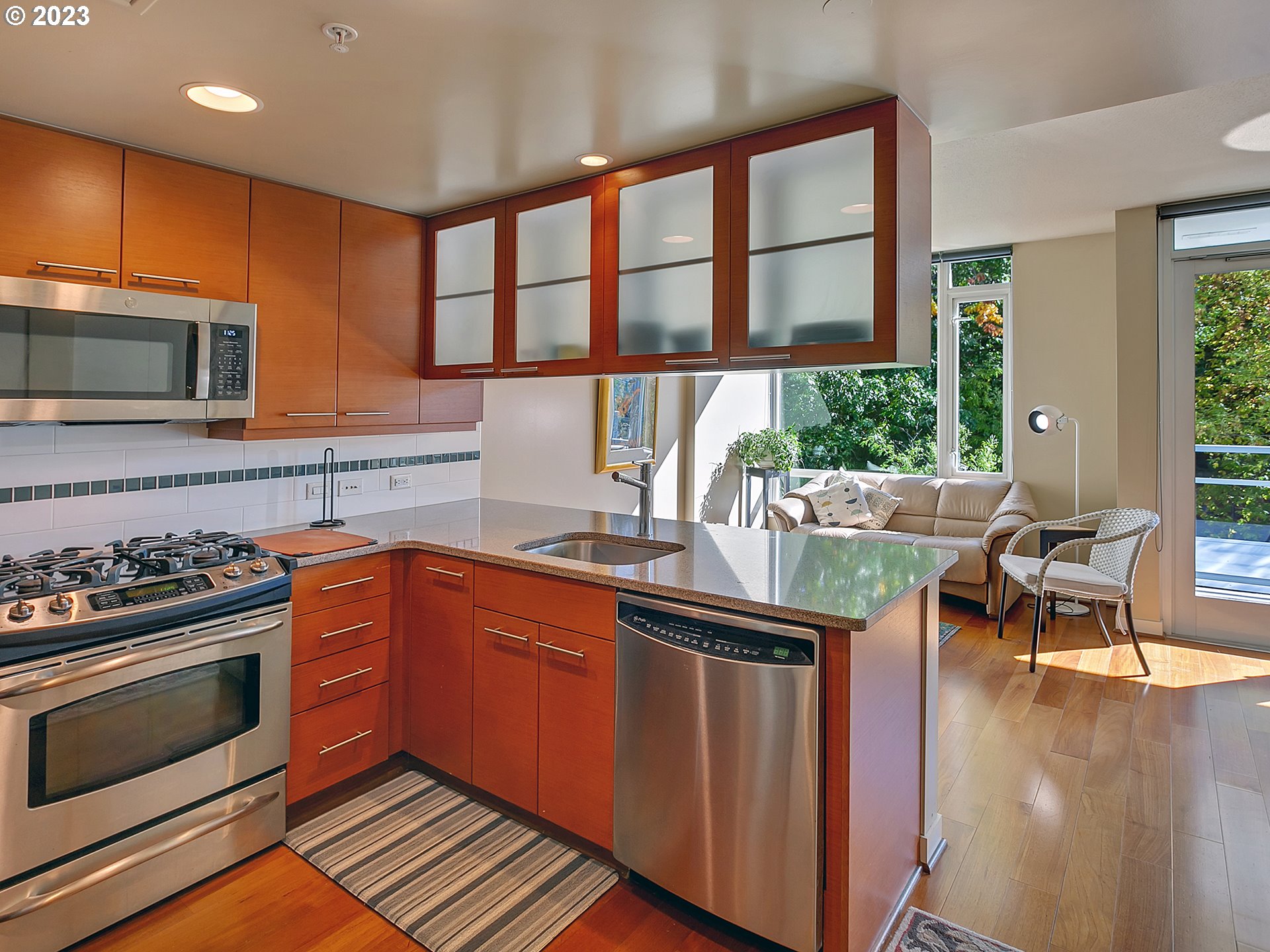 Photo #2: 23609103 Listing 