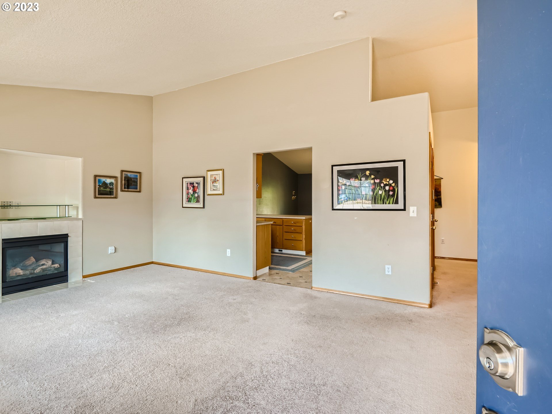 Photo #2: 23609402 Listing 