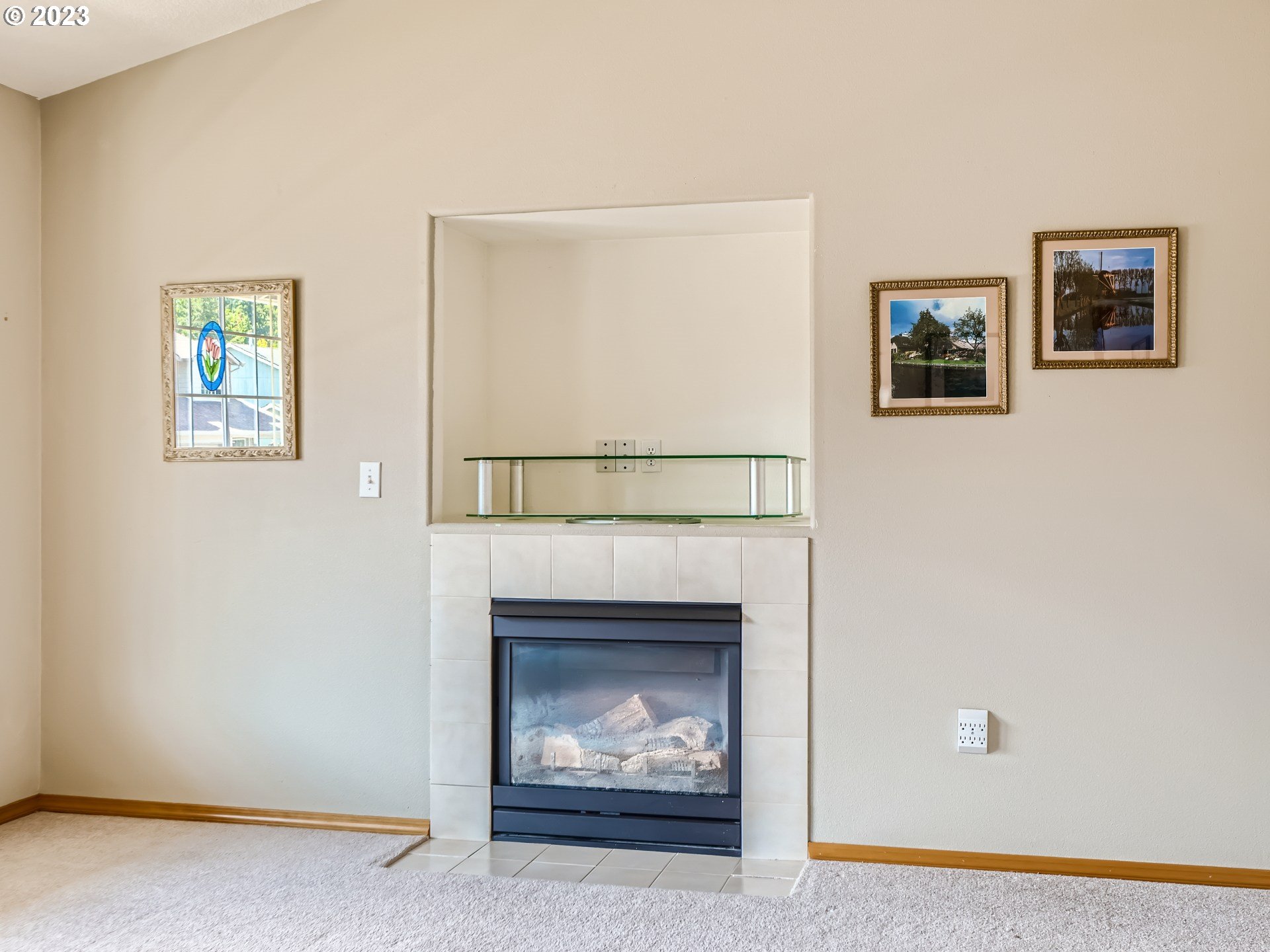 Photo #5: 23609402 Listing 