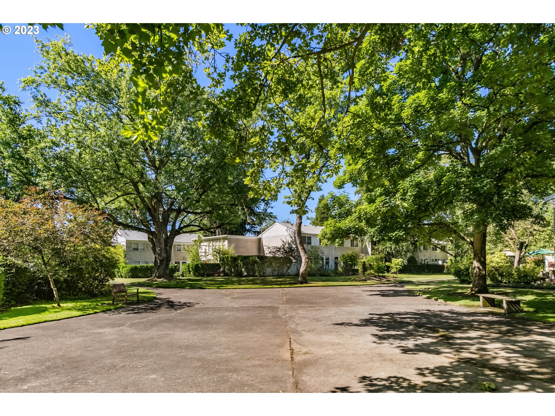 Photo #4: 23610339 Listing 
