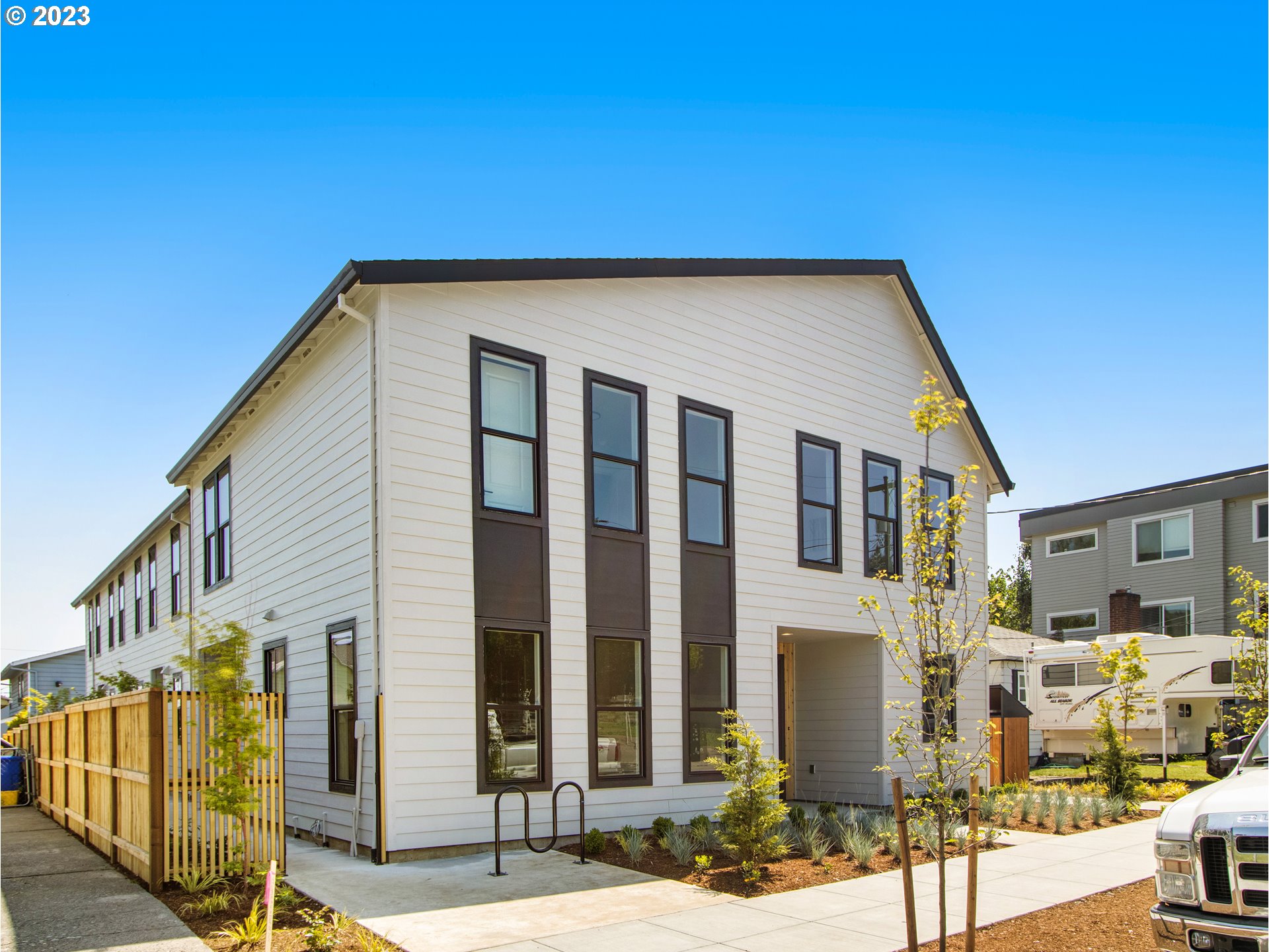Photo #2: 23612205 Listing 