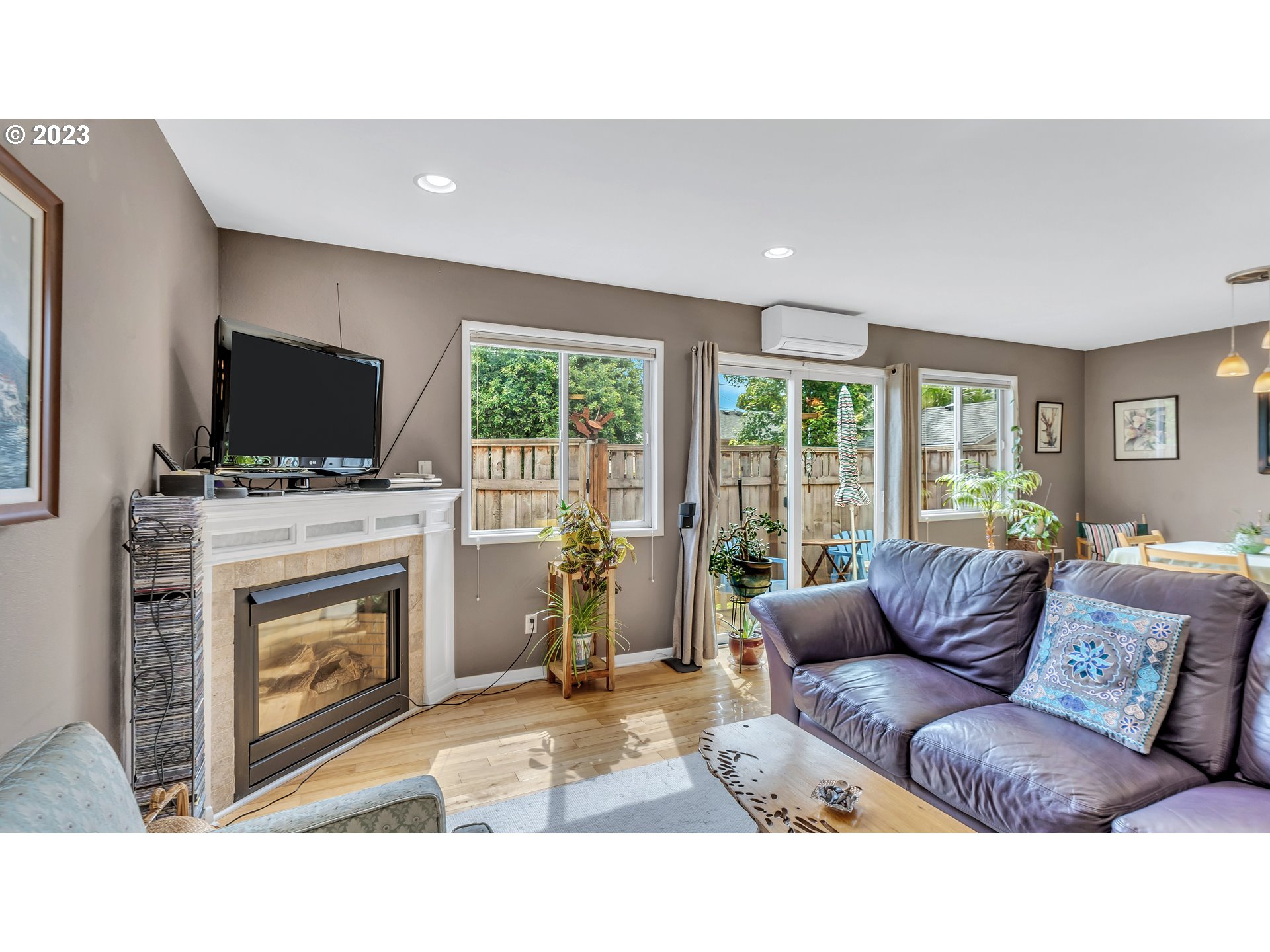 Photo #5: 23615765 Listing 