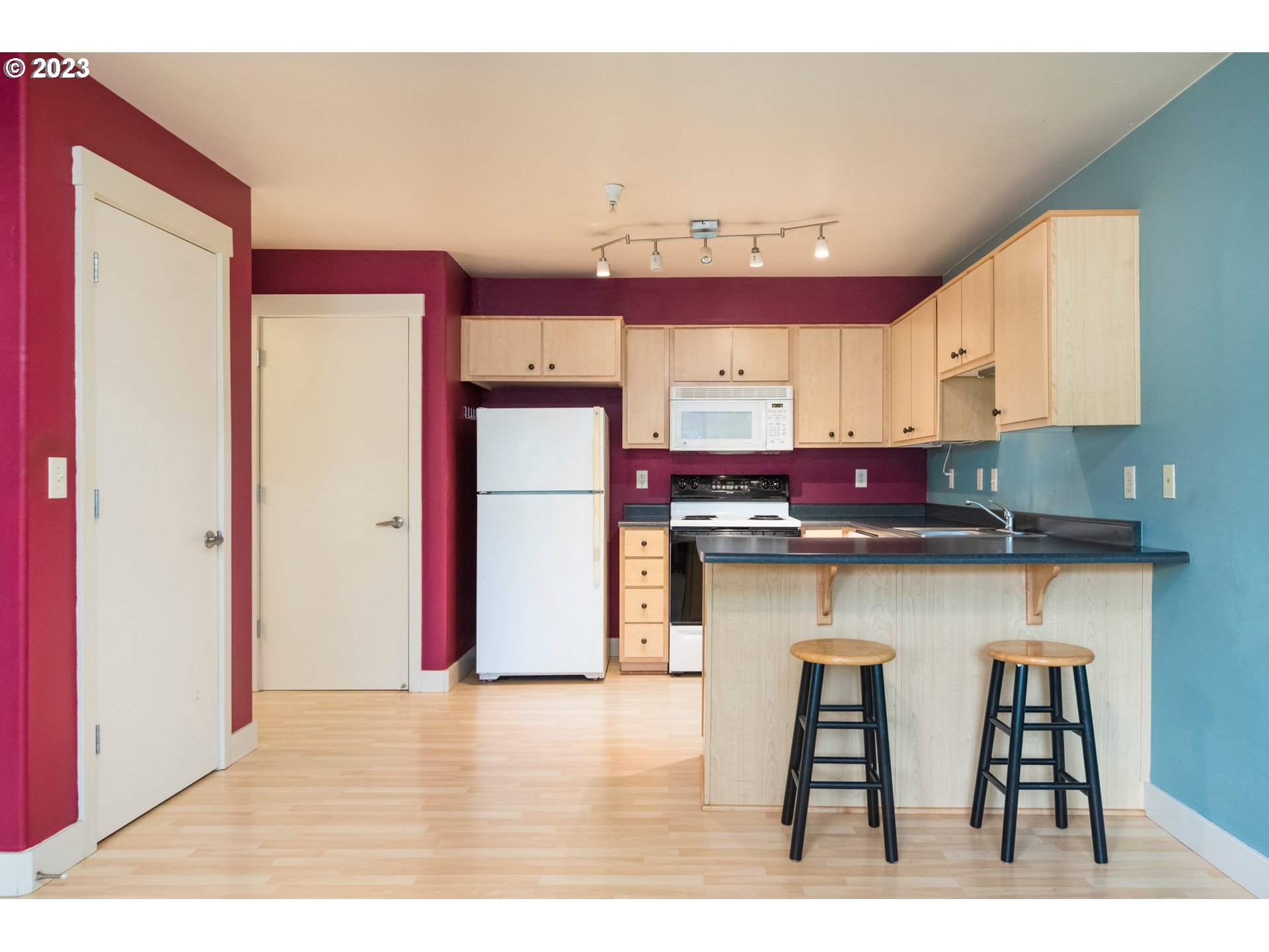 Photo #3: 23618216 Listing 