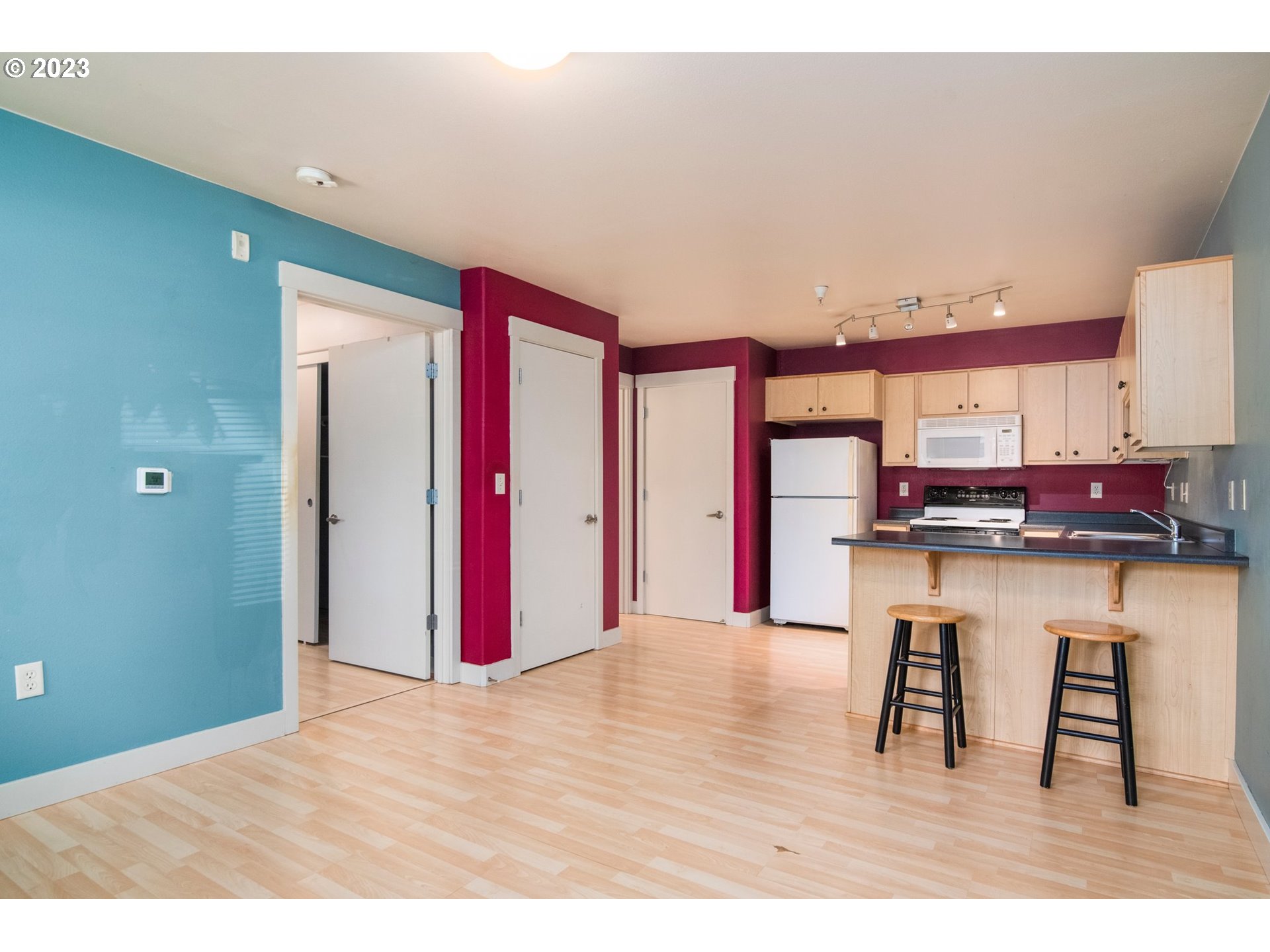 Photo #4: 23618216 Listing 