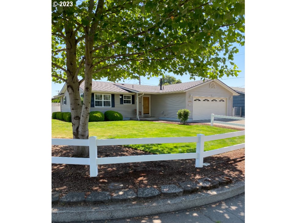 Lovely home on corner lot in 55+ community.  Vinyl windows. Kitchen appliances included. Beautiful hardwood floors.  Large 2 car garage with lots of storage.  Covered back patio.  HOA dues includes unlimited golf for up to 2 on 18 hole course. HOA application required by Buyer. Buyer transfer fee at closing is 1.5% of sales price.  Listing agent is related to Seller.