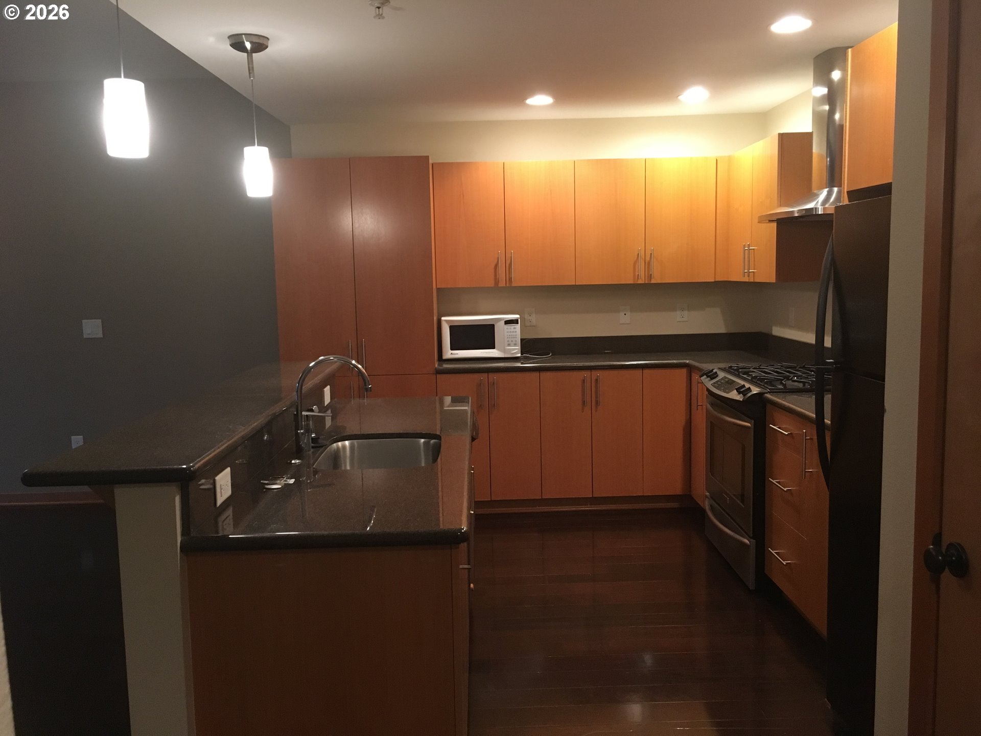 Photo #4: 236219623 Listing: Photo #4