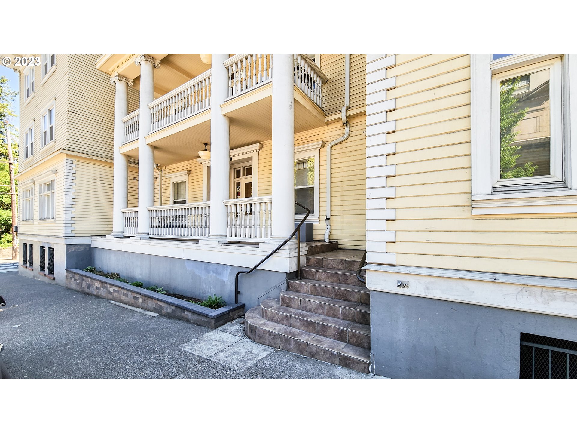 Photo #2: 23625329 Listing 