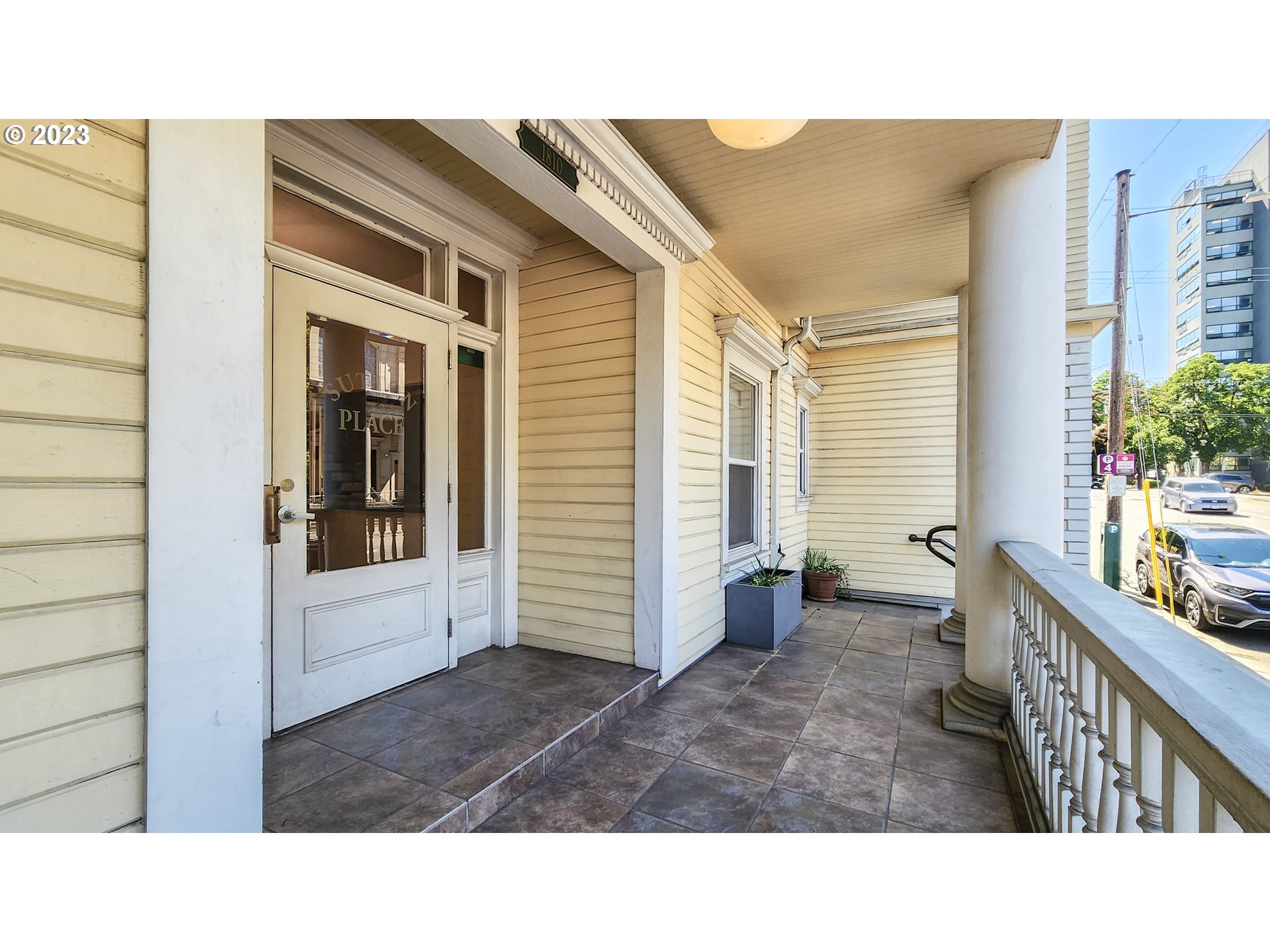 More Details about MLS # 23625329 : 1810 NW EVERETT ST 201