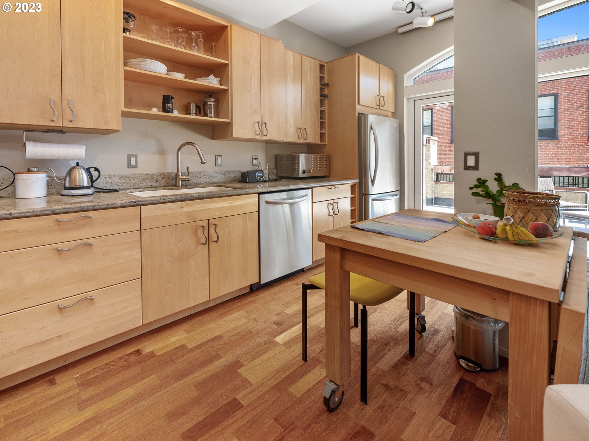 Photo #5: 23626575 Listing 