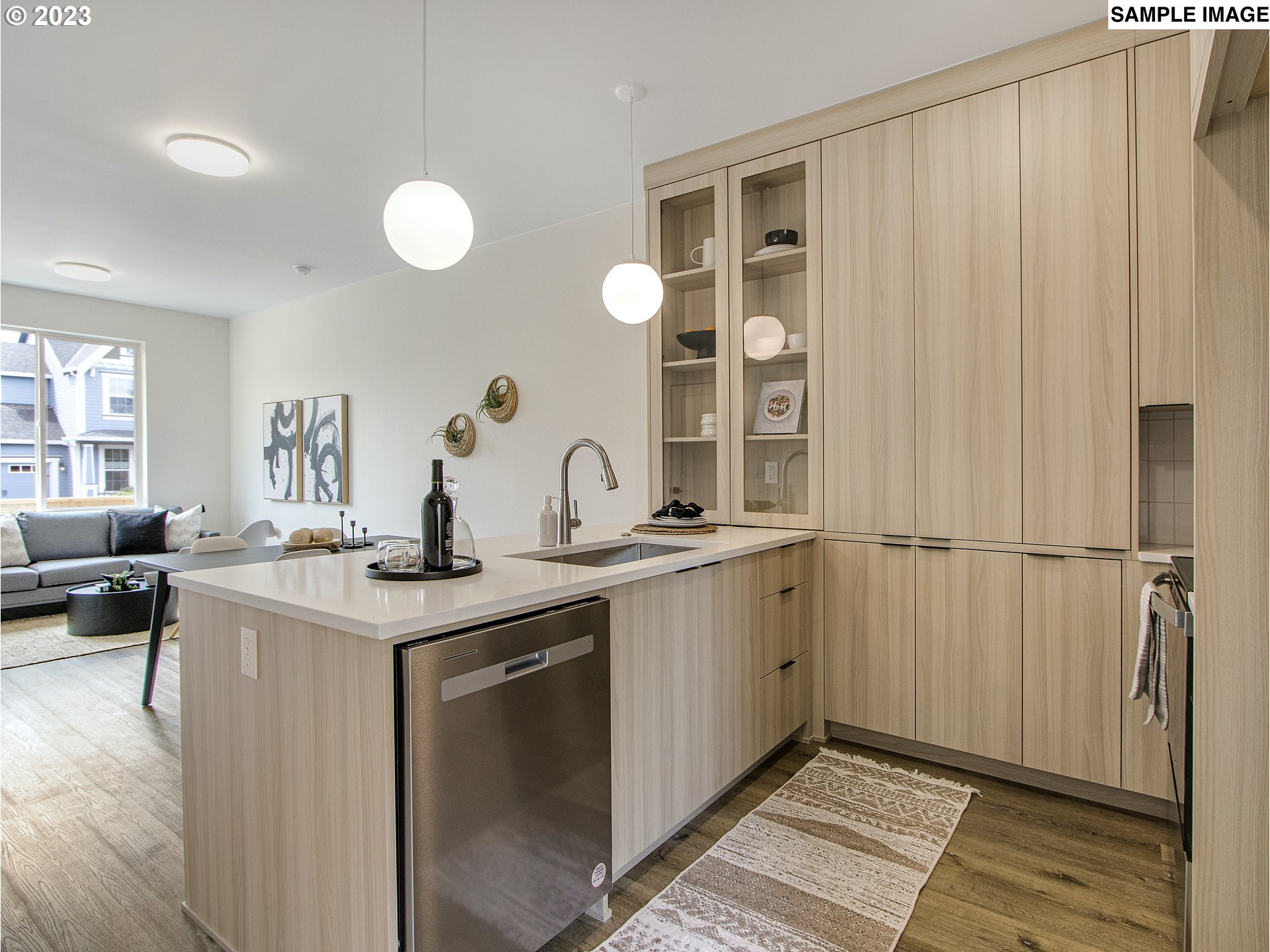 Photo #4: 23629383 Listing 
