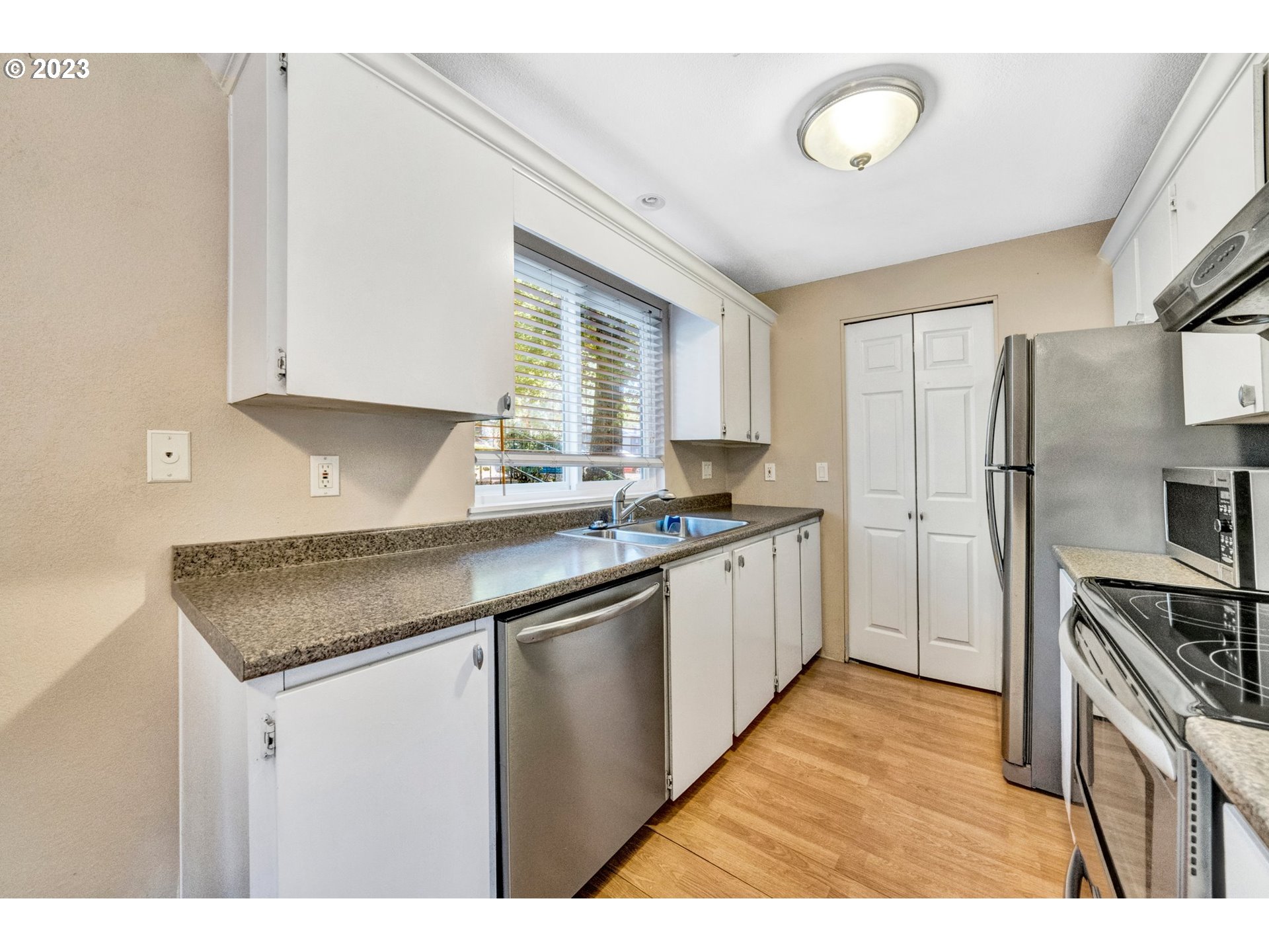 Photo #6: 23629542 Listing 