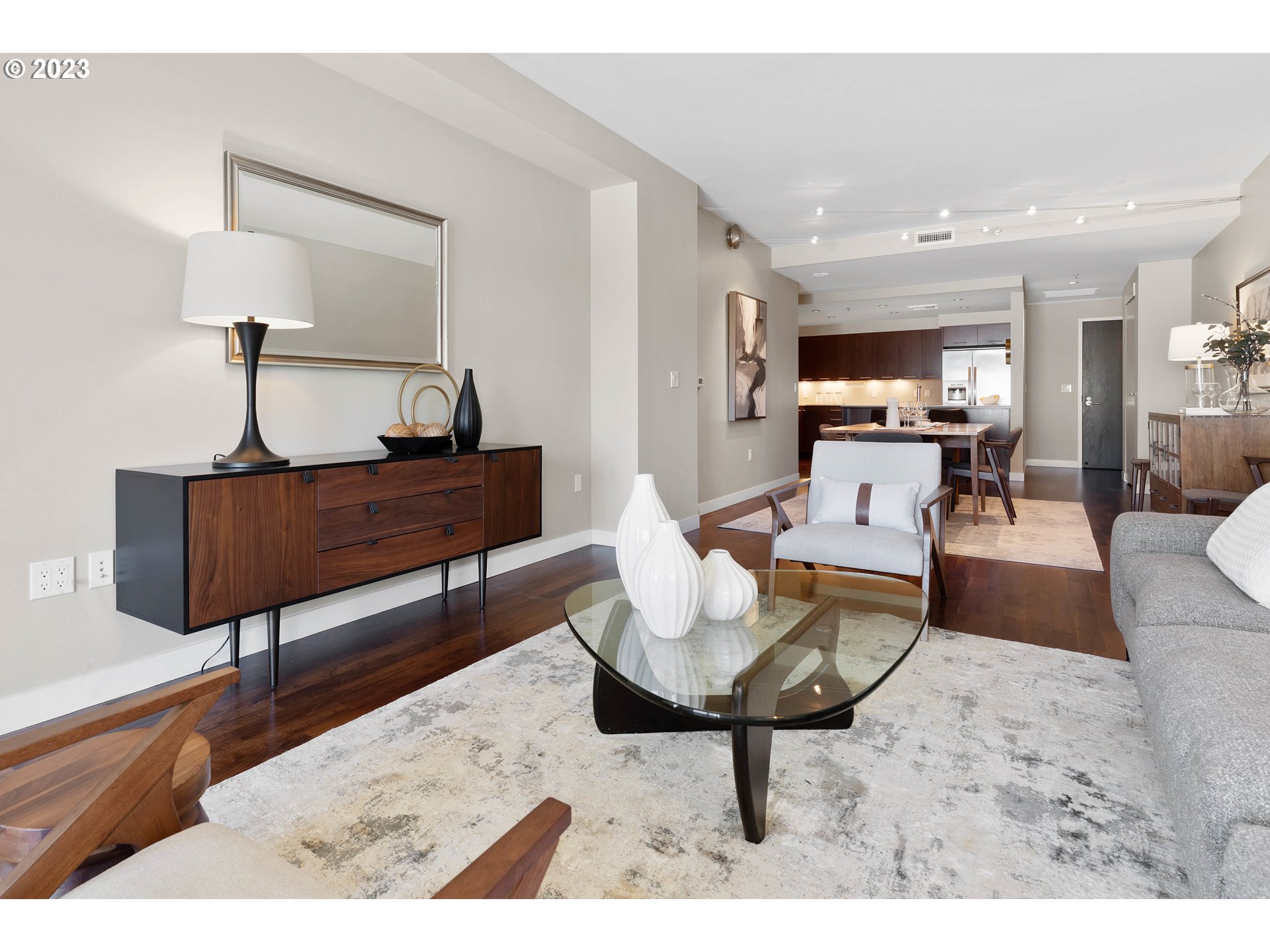 Photo #5: 23630062 Listing 
