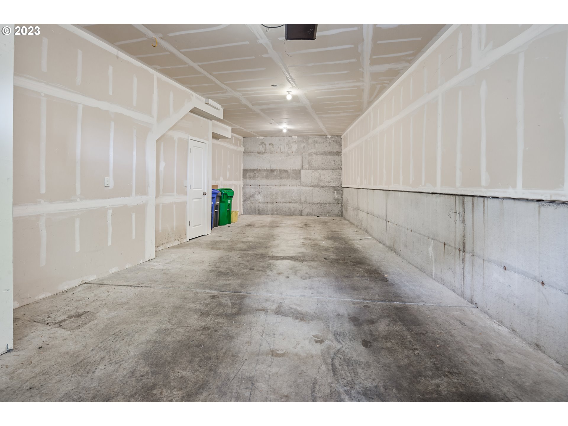 Photo #6: 23631886 Listing 