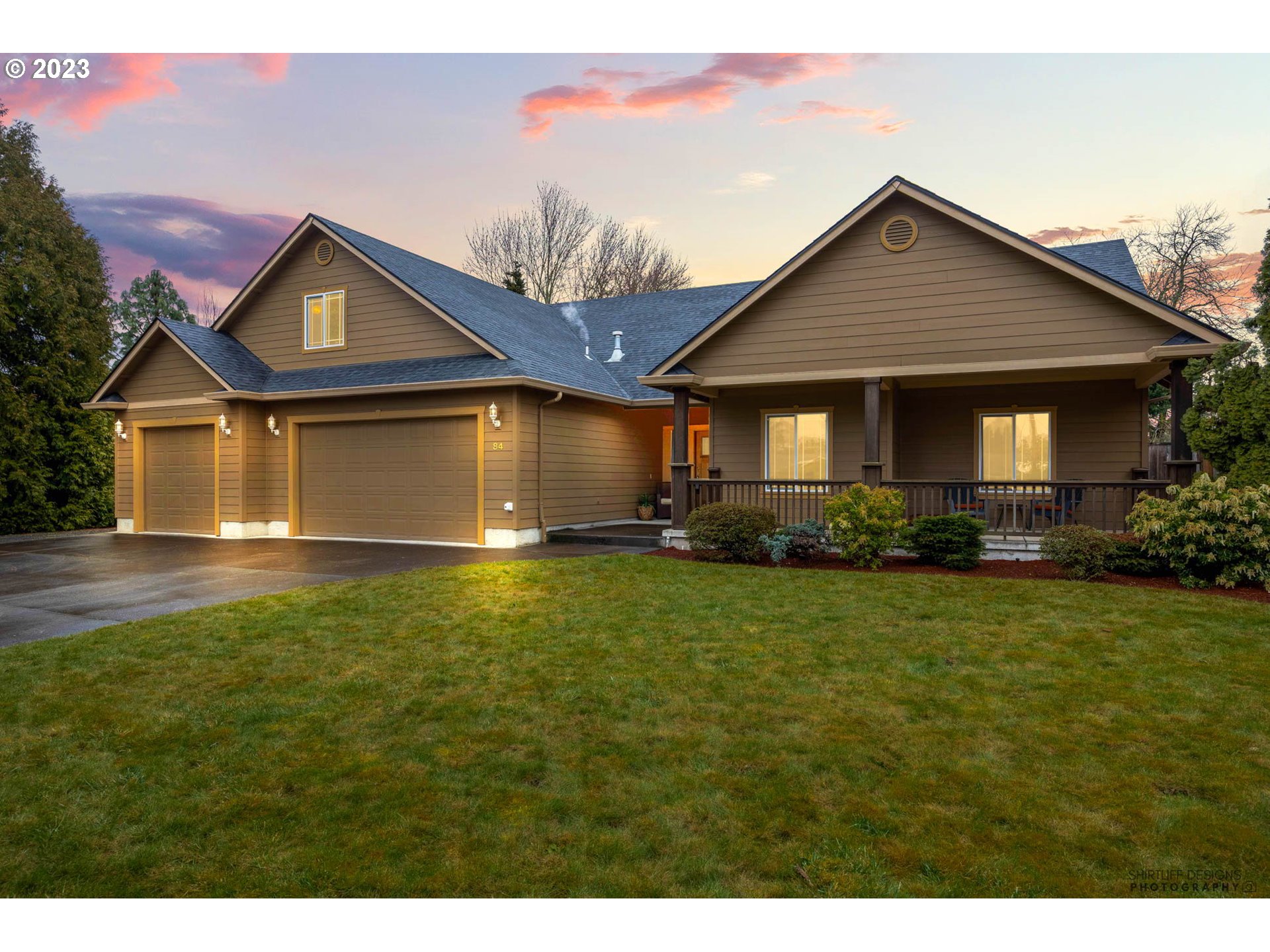 First time on the market! Don't miss this custom-built Santa Clara home on a .35 acre lot with custom finish work throughout! This home features an inviting covered front porch, 3 car garage, RV parking, a detached workshop, and a new roof. Enjoy main-level living with an open-concept floor plan, vaulted ceilings, recessed lighting, an updated kitchen with quartz counters, a large primary en-suite with a tray ceiling, and 4th bedroom or bonus room upstairs. This home is great for entertaining!