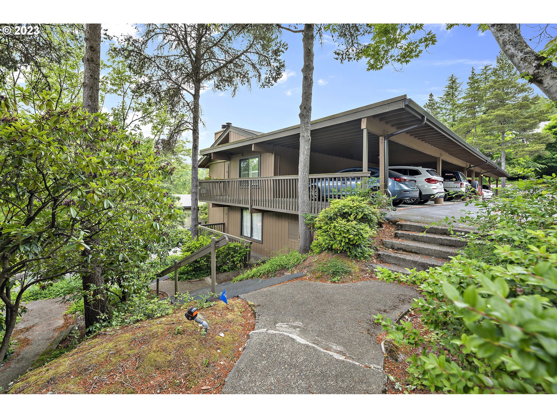 Photo #2: 23635496 Listing 