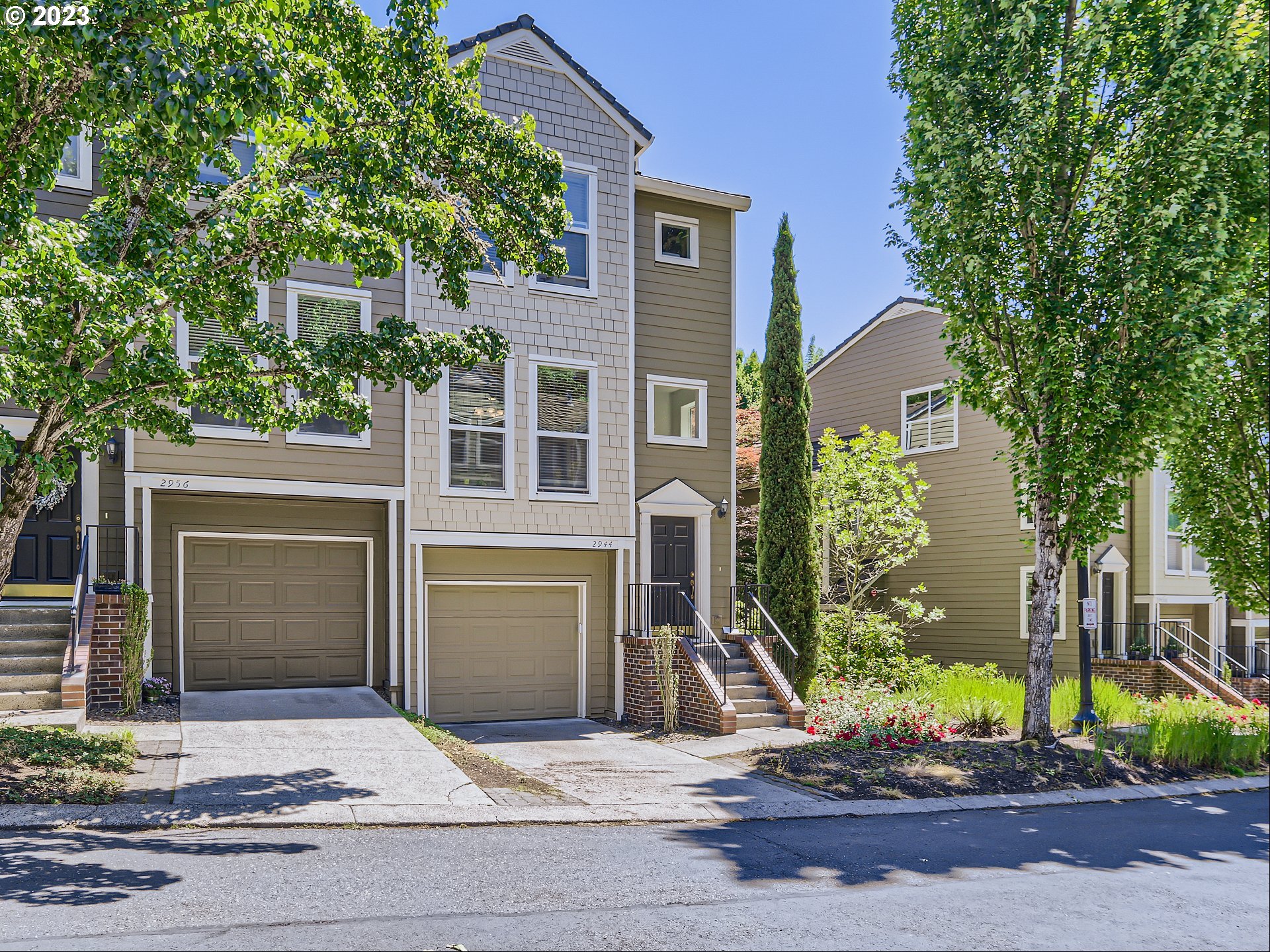 Photo #2: 23635697 Listing 