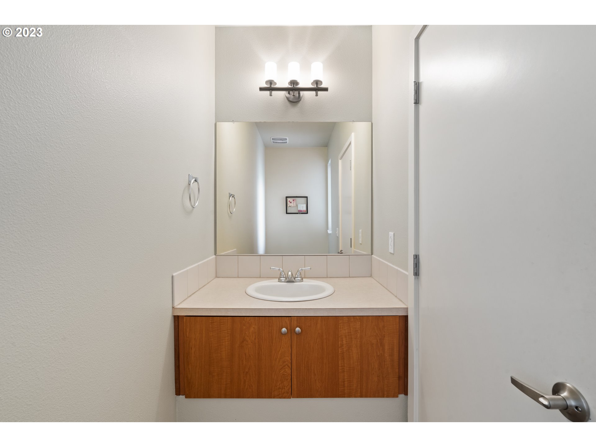 Photo #6: 23637153 Listing 
