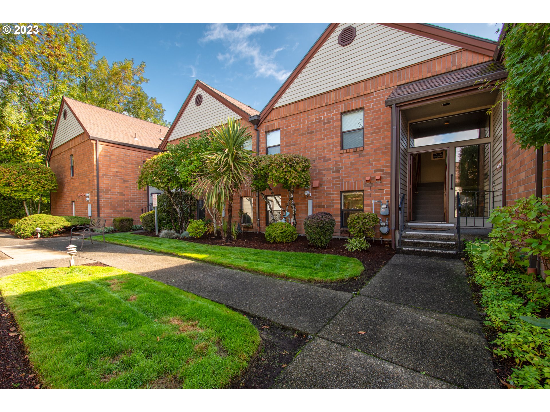 Photo #2: 23637804 Listing 