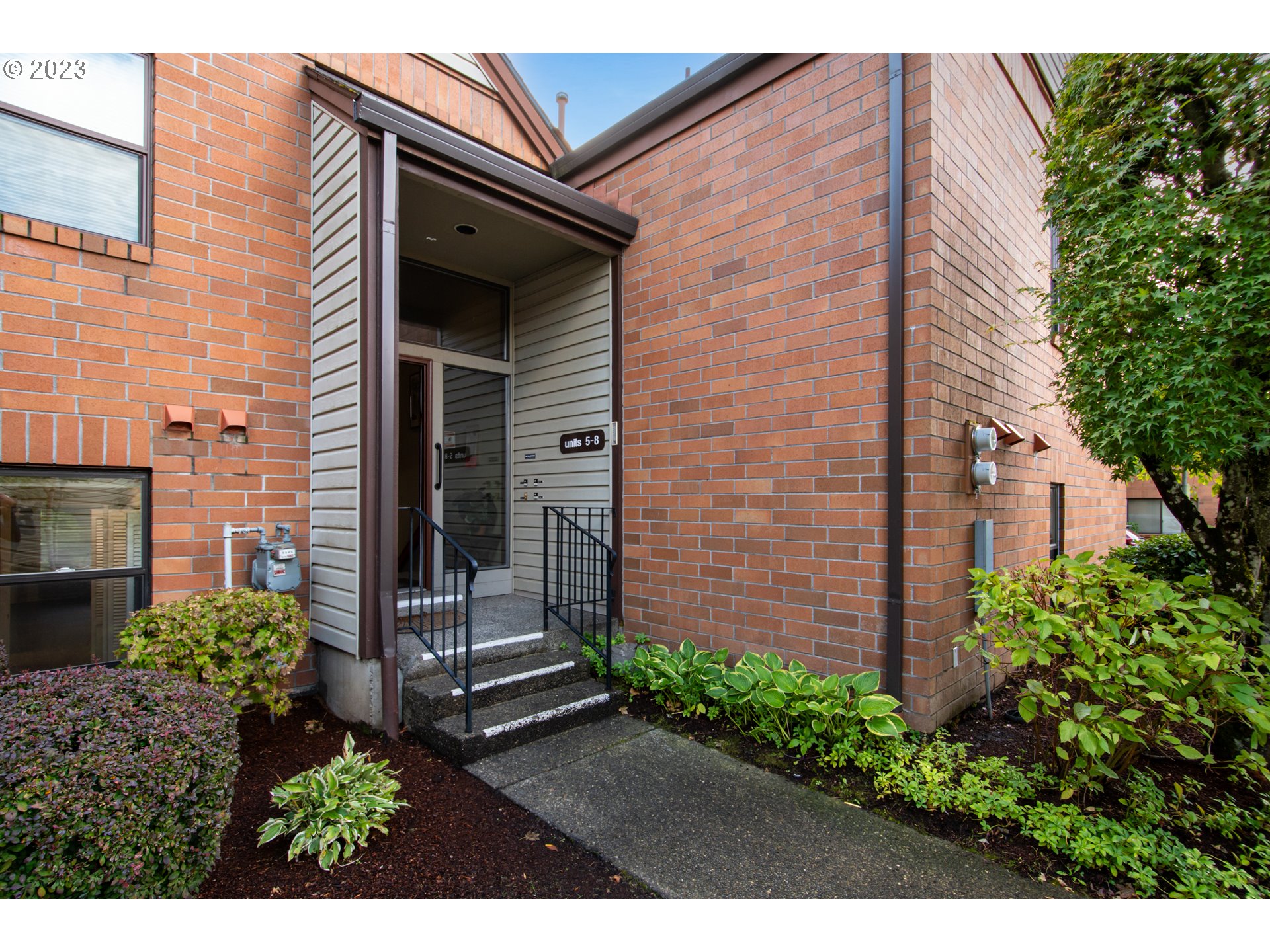 Photo #3: 23637804 Listing 