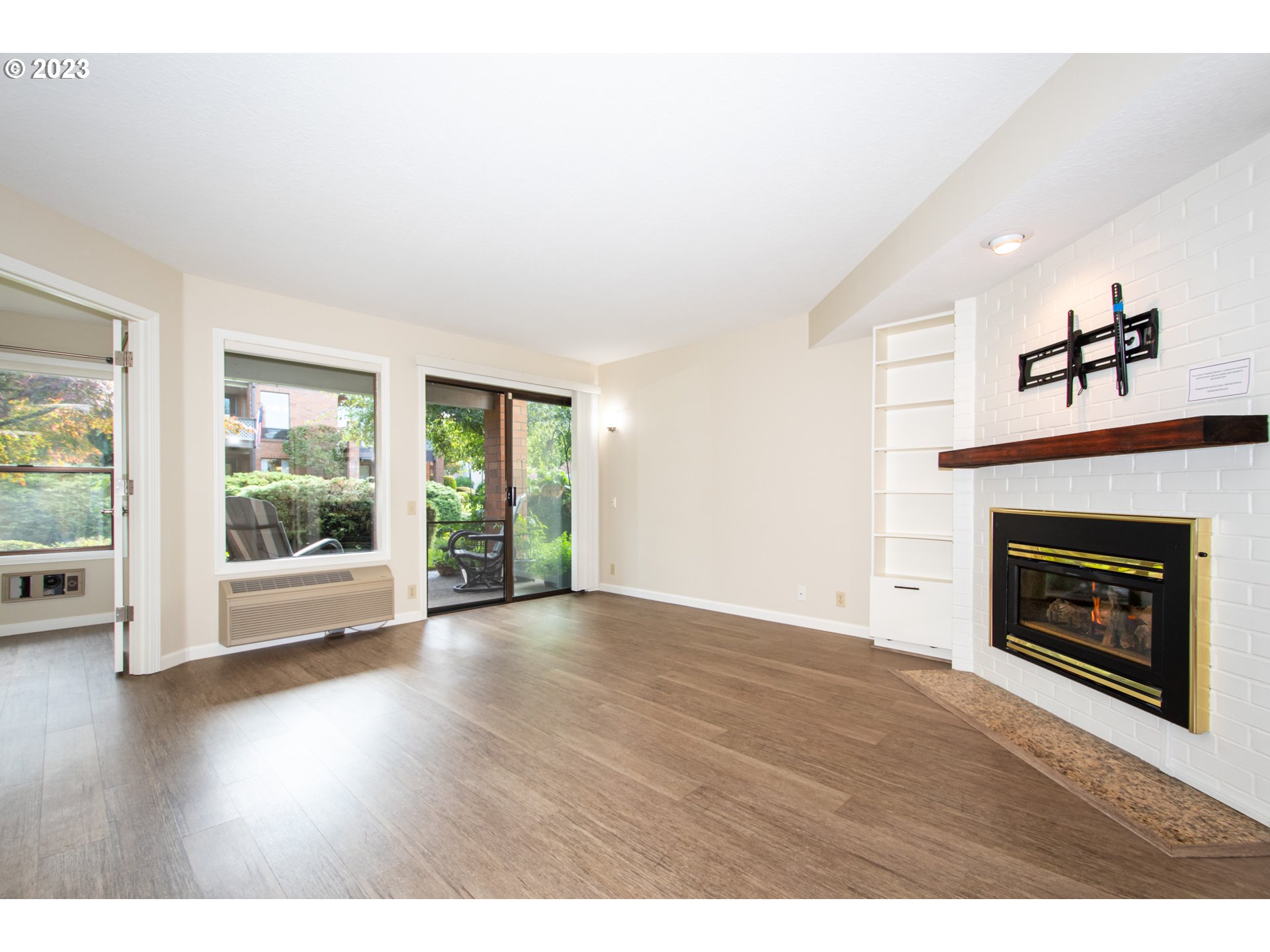 Photo #6: 23637804 Listing 