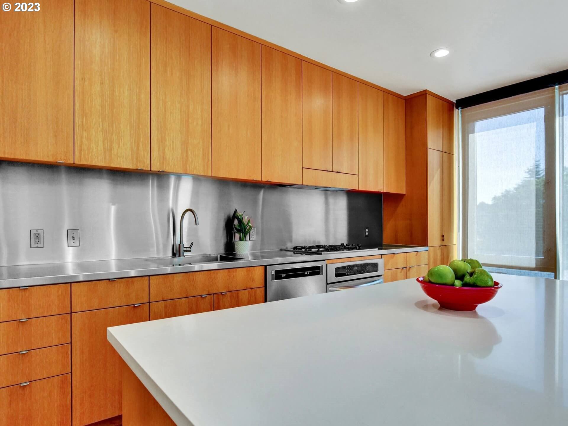 Photo #5: 23638652 Listing 