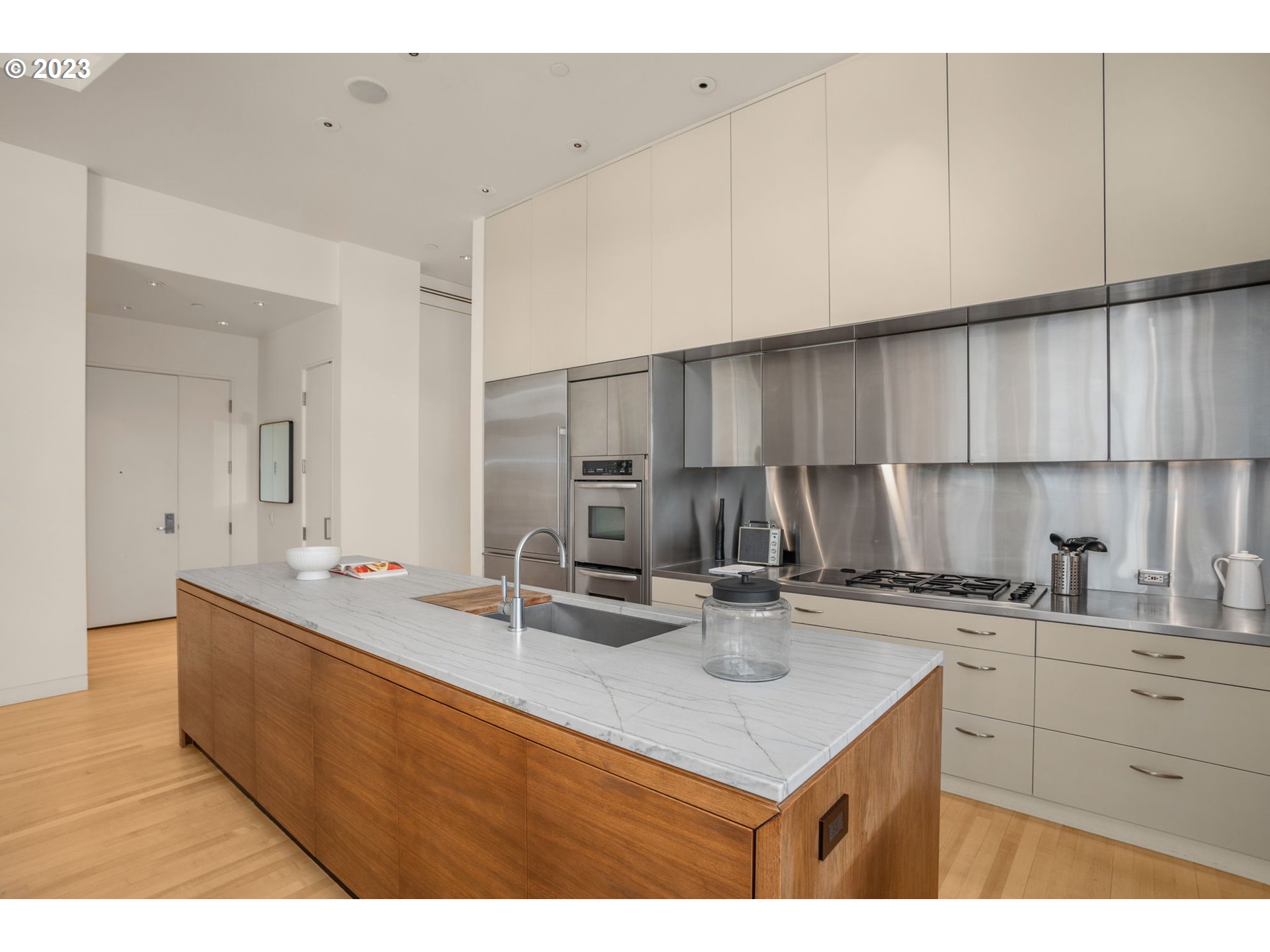 Photo #4: 23638685 Listing 