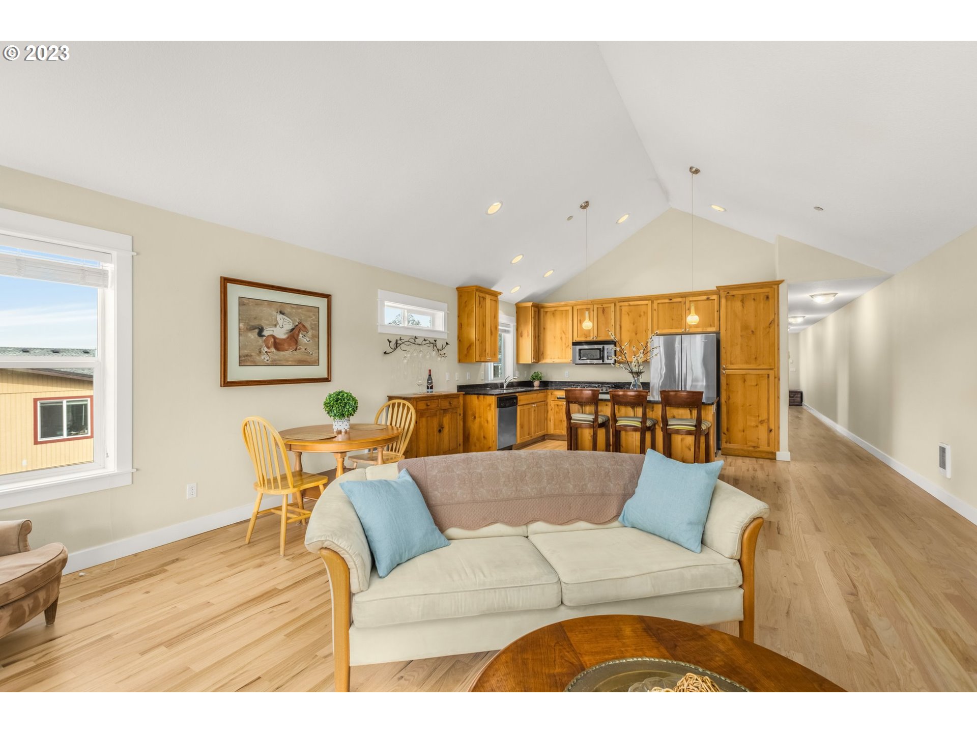 Photo #2: 23639003 Listing 