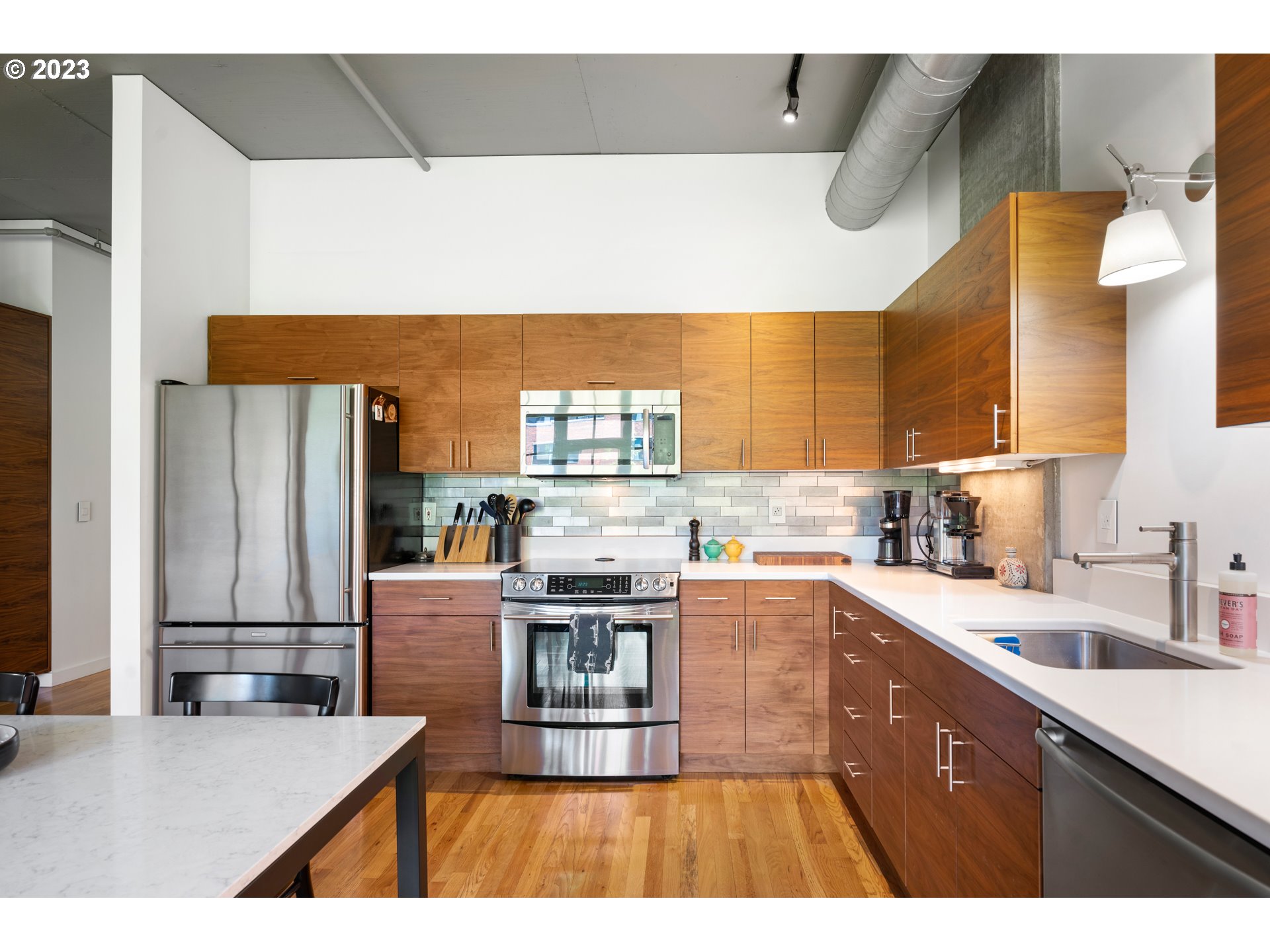 Photo #6: 23644451 Listing 