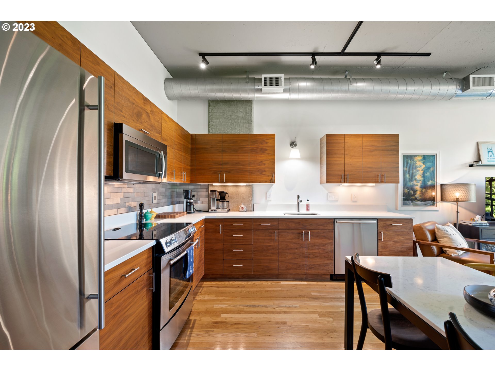 Photo #3: 23644451 Listing 