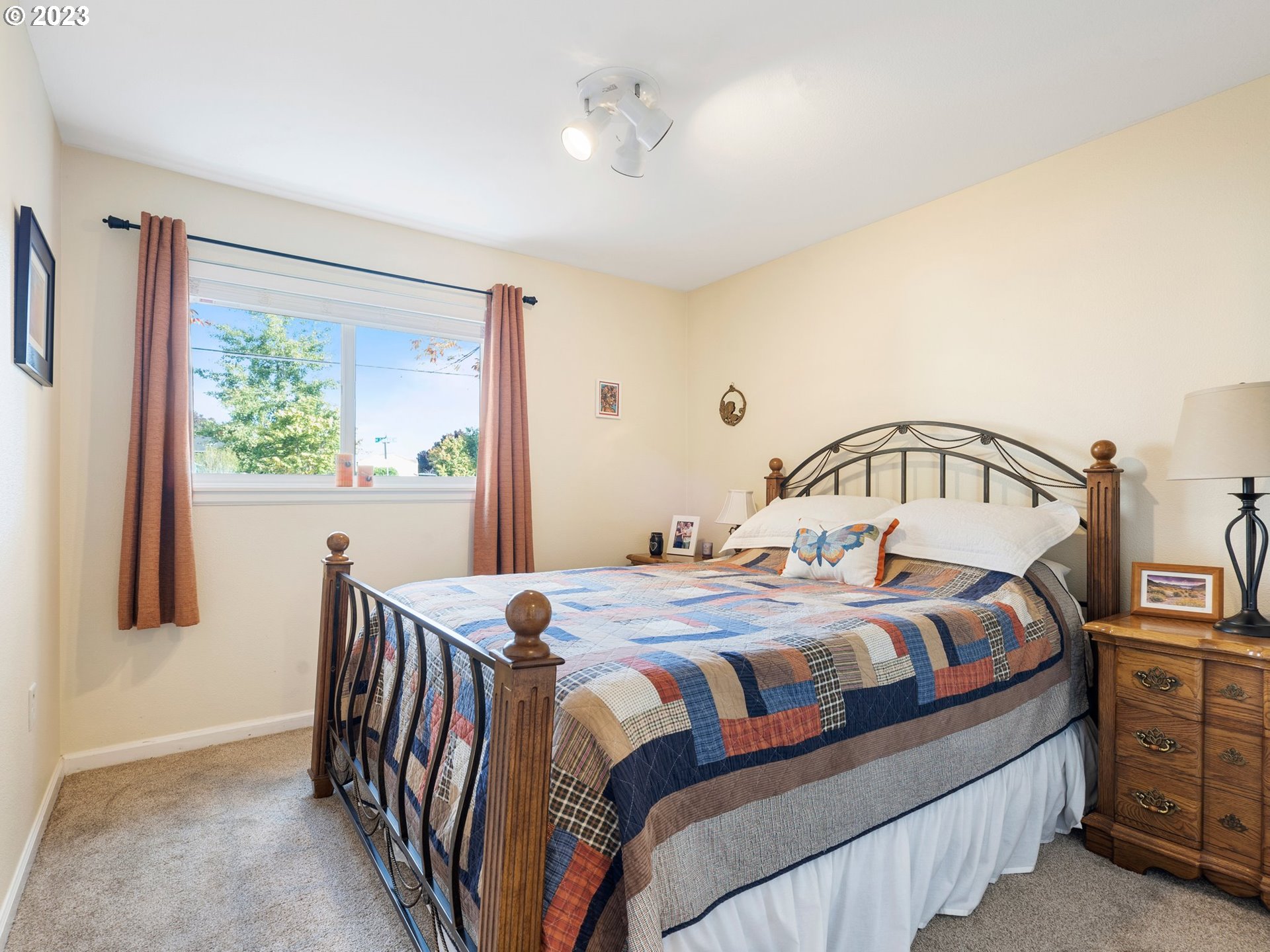 Photo #2: 23645488 Listing 