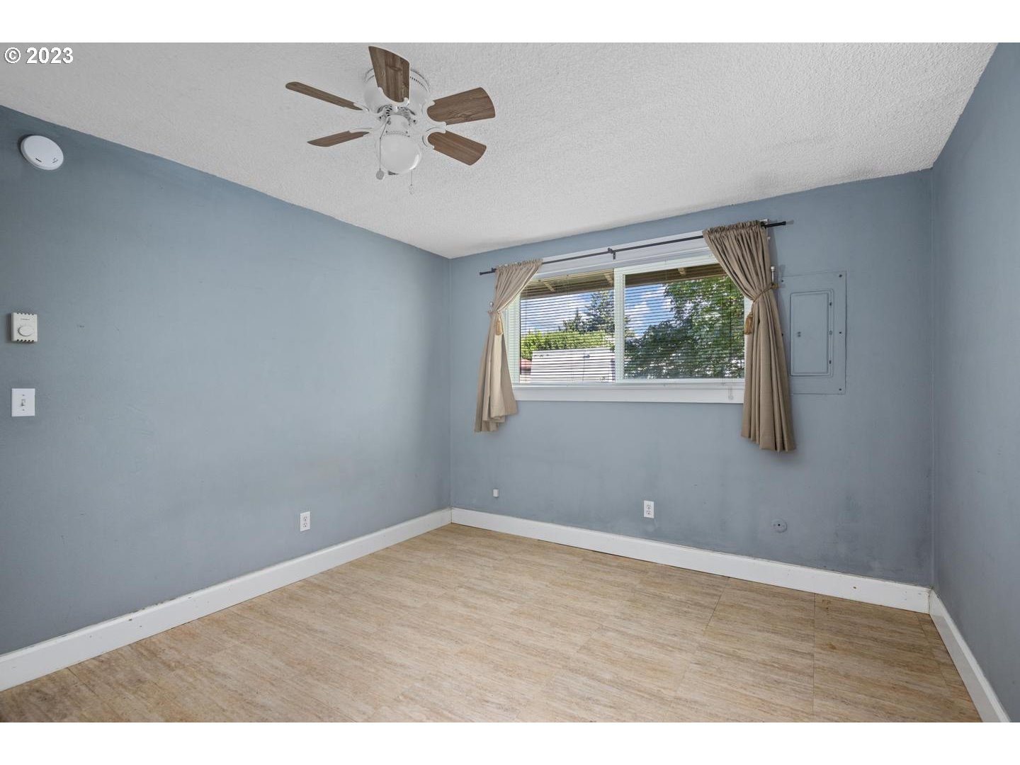 Photo #3: 23646504 Listing 