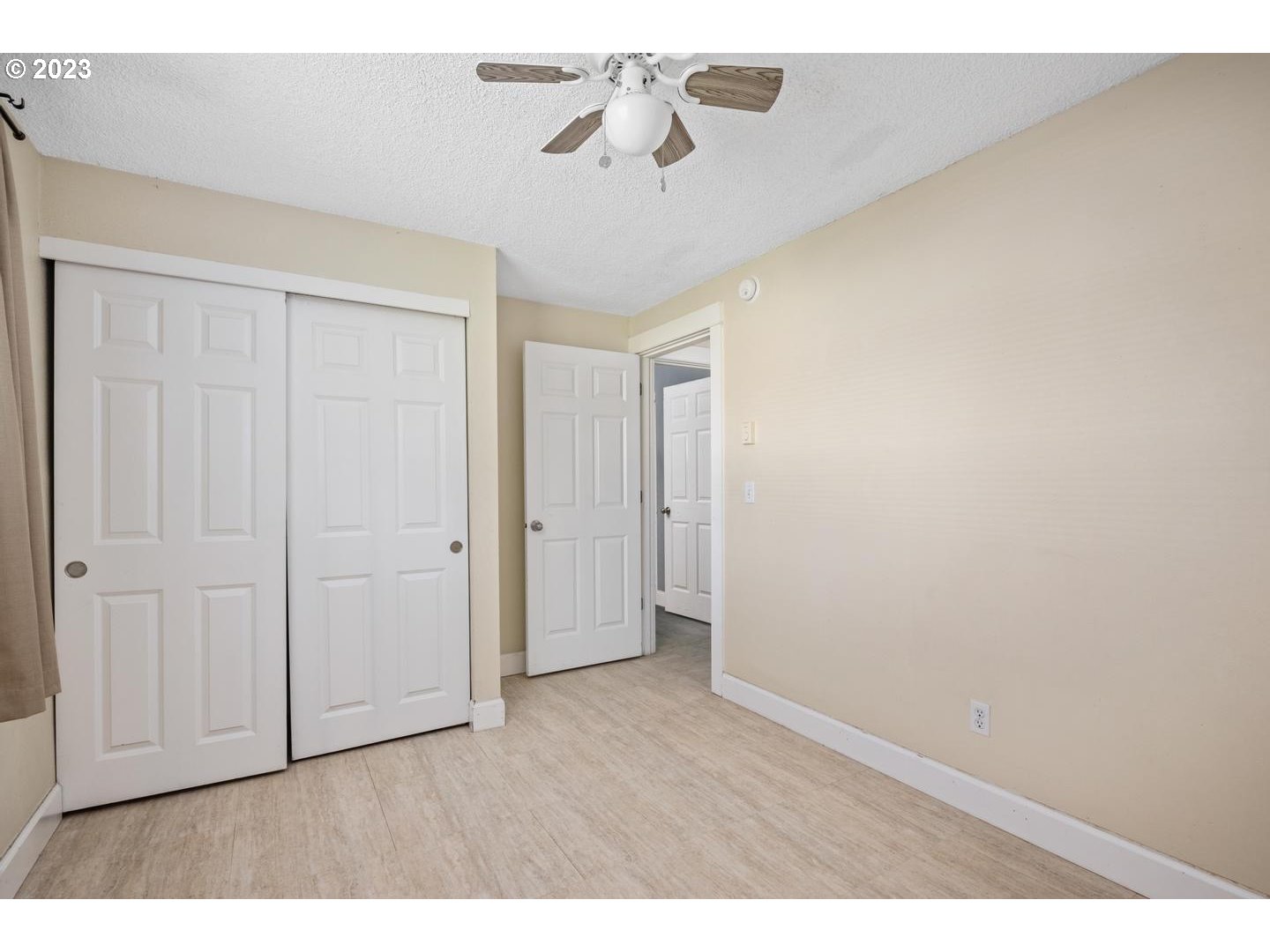 Photo #6: 23646504 Listing 