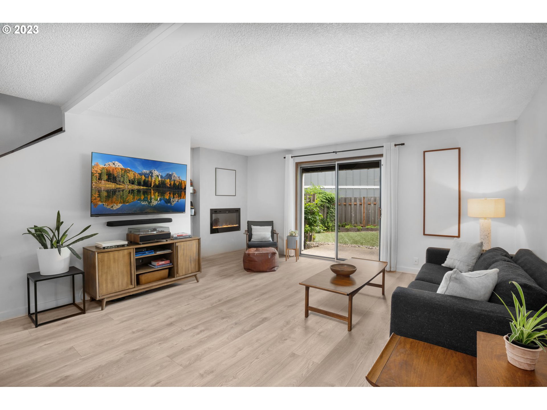 Photo #3: 23649260 Listing 