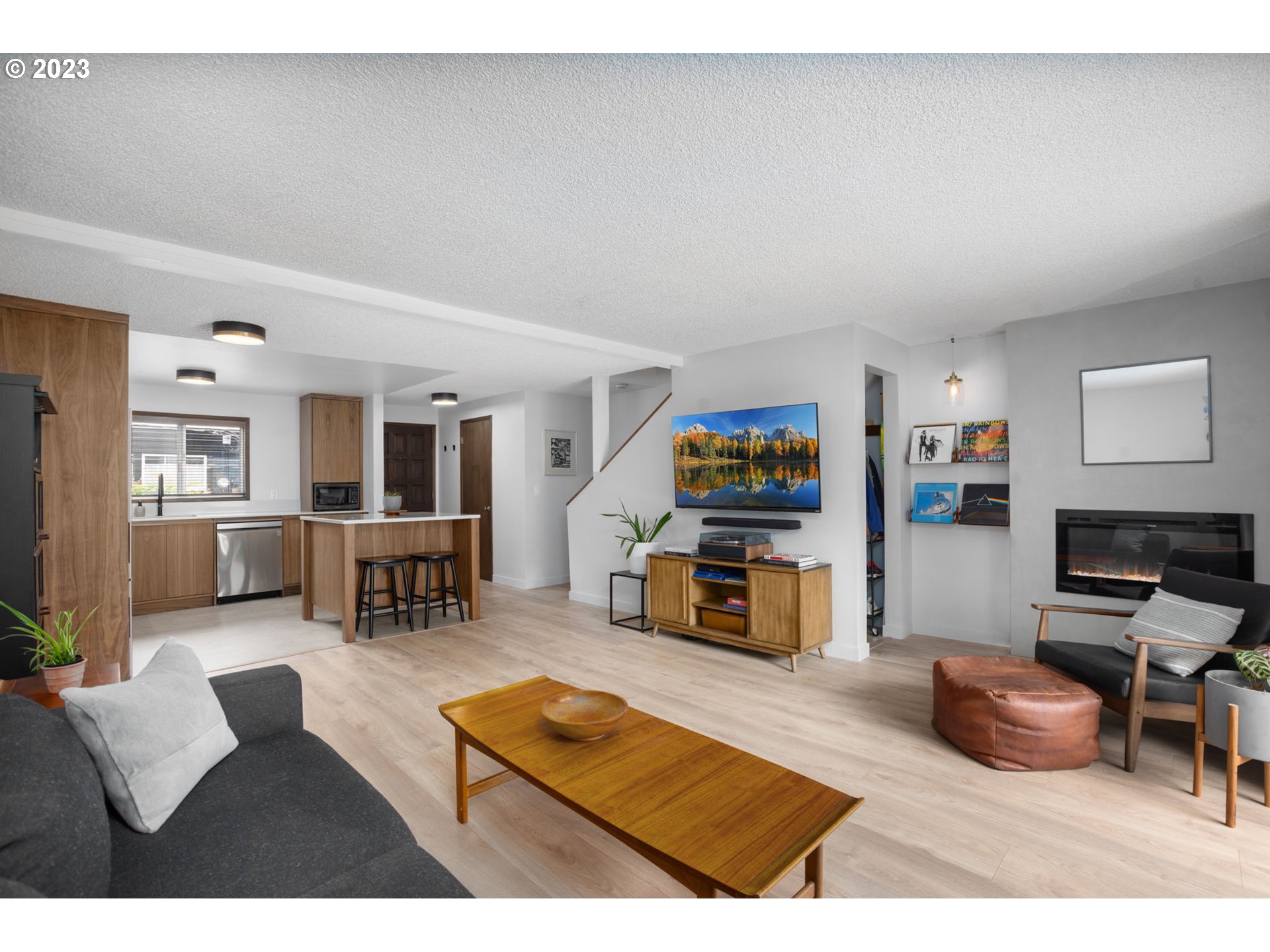 Photo #6: 23649260 Listing 