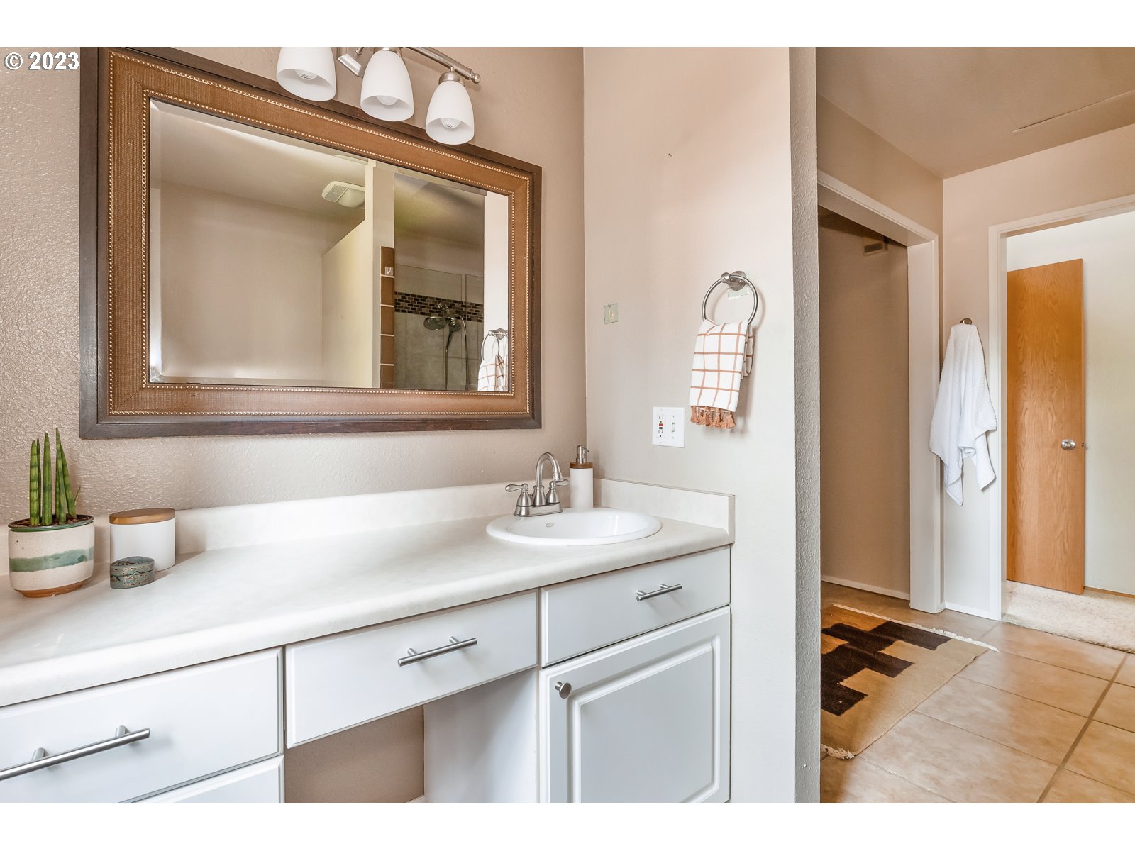 Photo #4: 23650280 Listing 