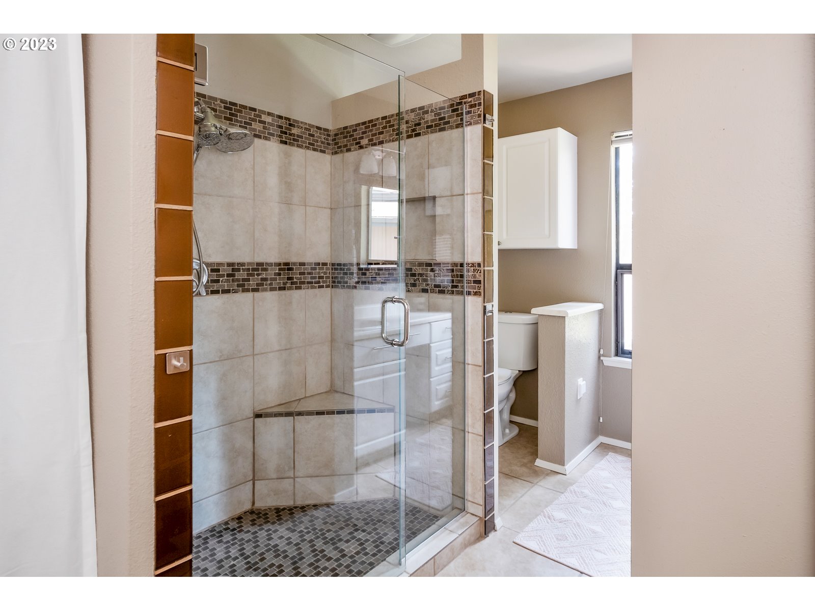 Photo #3: 23650280 Listing 