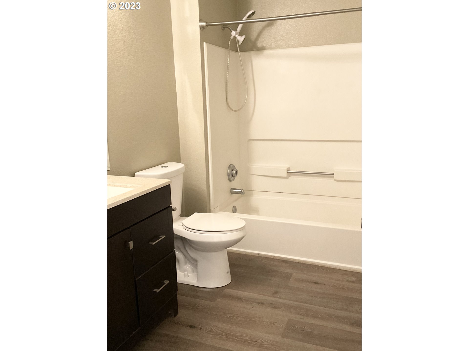 Photo #4: 23650767 Listing 