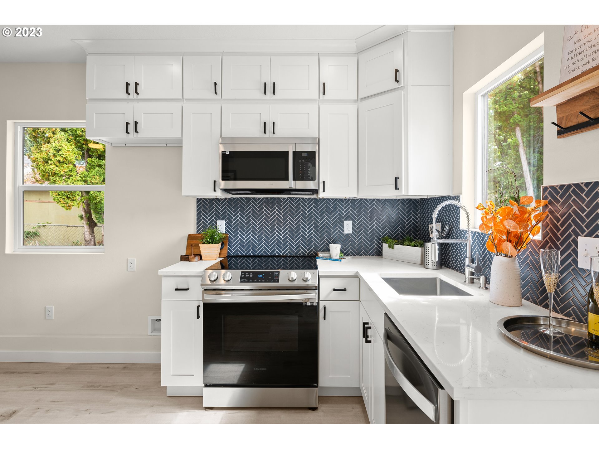 Photo #3: 23651293 Listing 
