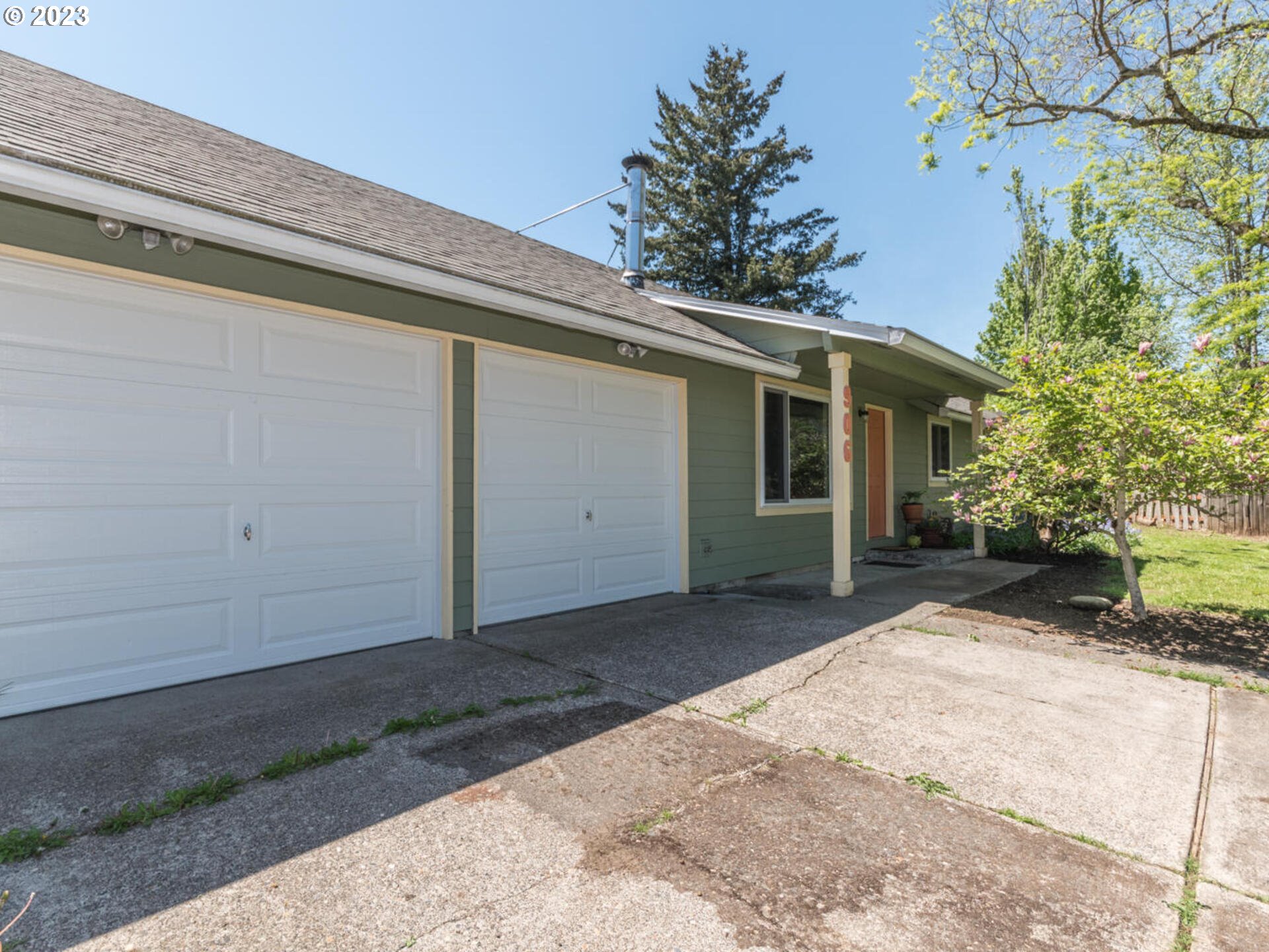 Troutdale, OR 97060,906 SW 14TH ST