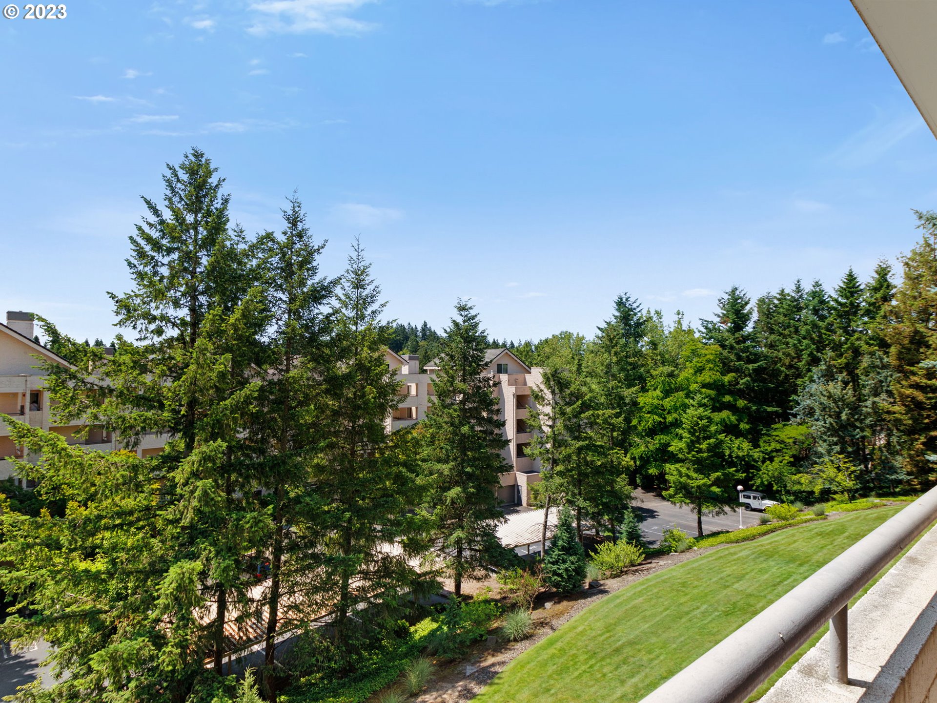 Photo #2: 23656884 Listing 