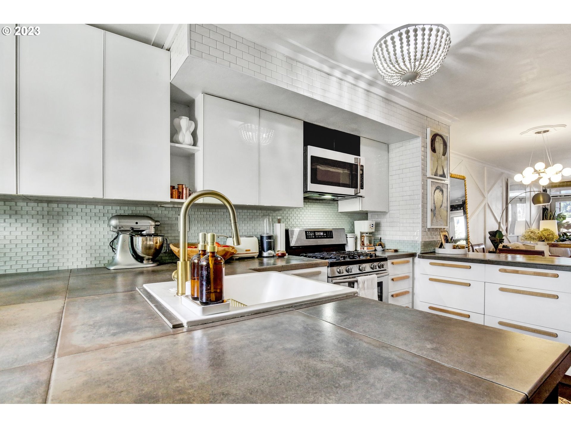 Photo #2: 23657484 Listing 