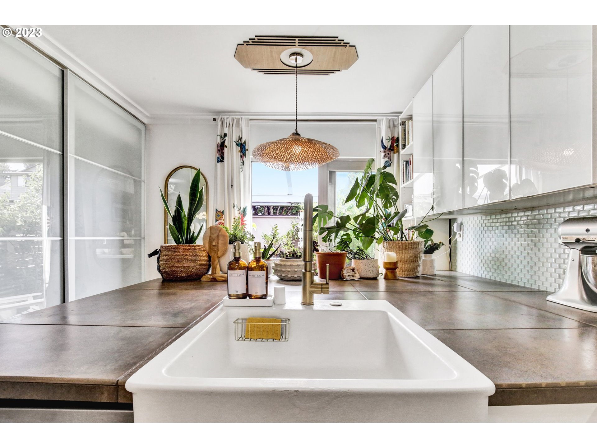 Photo #5: 23657484 Listing 