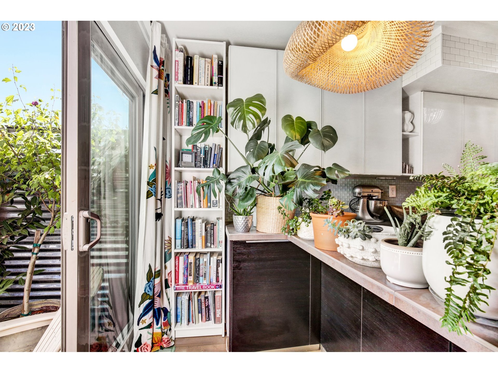 Photo #6: 23657484 Listing 